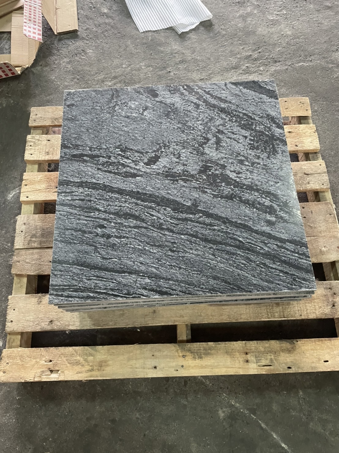 หินธรรมชาติ Silver grey polish 60x60