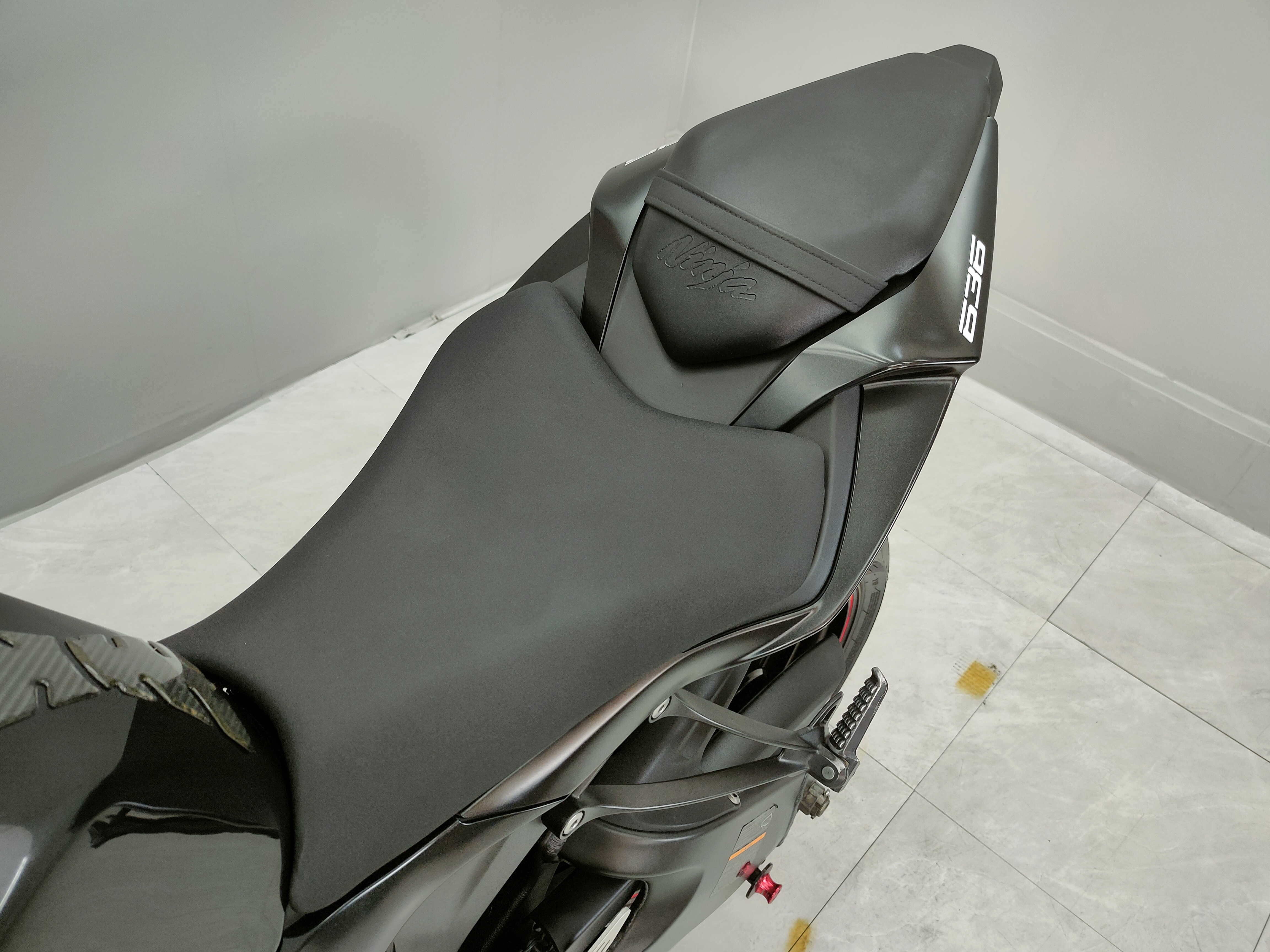 หนุ่มหล่อมาดเข้มมาแว้ว 😎 KAWASAKI ZX6R จดกลางปี 2020 "จัดทรงพร้อมซิ่ง"