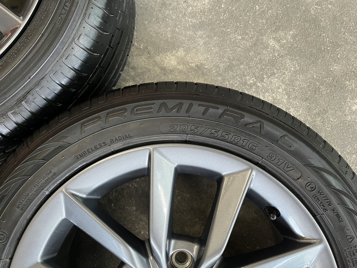 ✨ล้อแม็ก✨Honda Civic FC ขอบ 16 สีเทากัน พร้อมยาง 205-55-16 Maxxis💥ปี 22💥