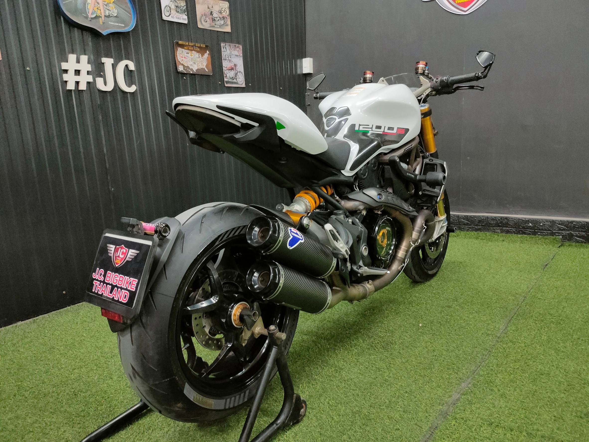 แรร์ไม่แรร์ไม่รู้...แต่ในออนไลน์นับคันได้เลย⁉️ 😱Ducati Monster1200S รถปี15 💥ตัวเปล่าก็ล้านแล้ว...ยัดเพิ่มอีก2แสน💥