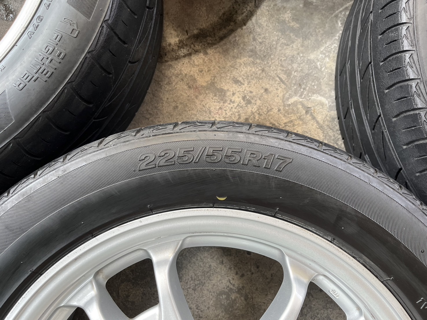 ✨ล้อแม็ก 5รู114✨Toyota ขอบ 17 สีบอร์น แถมยาง 225-55-17 Firestone ปี 20