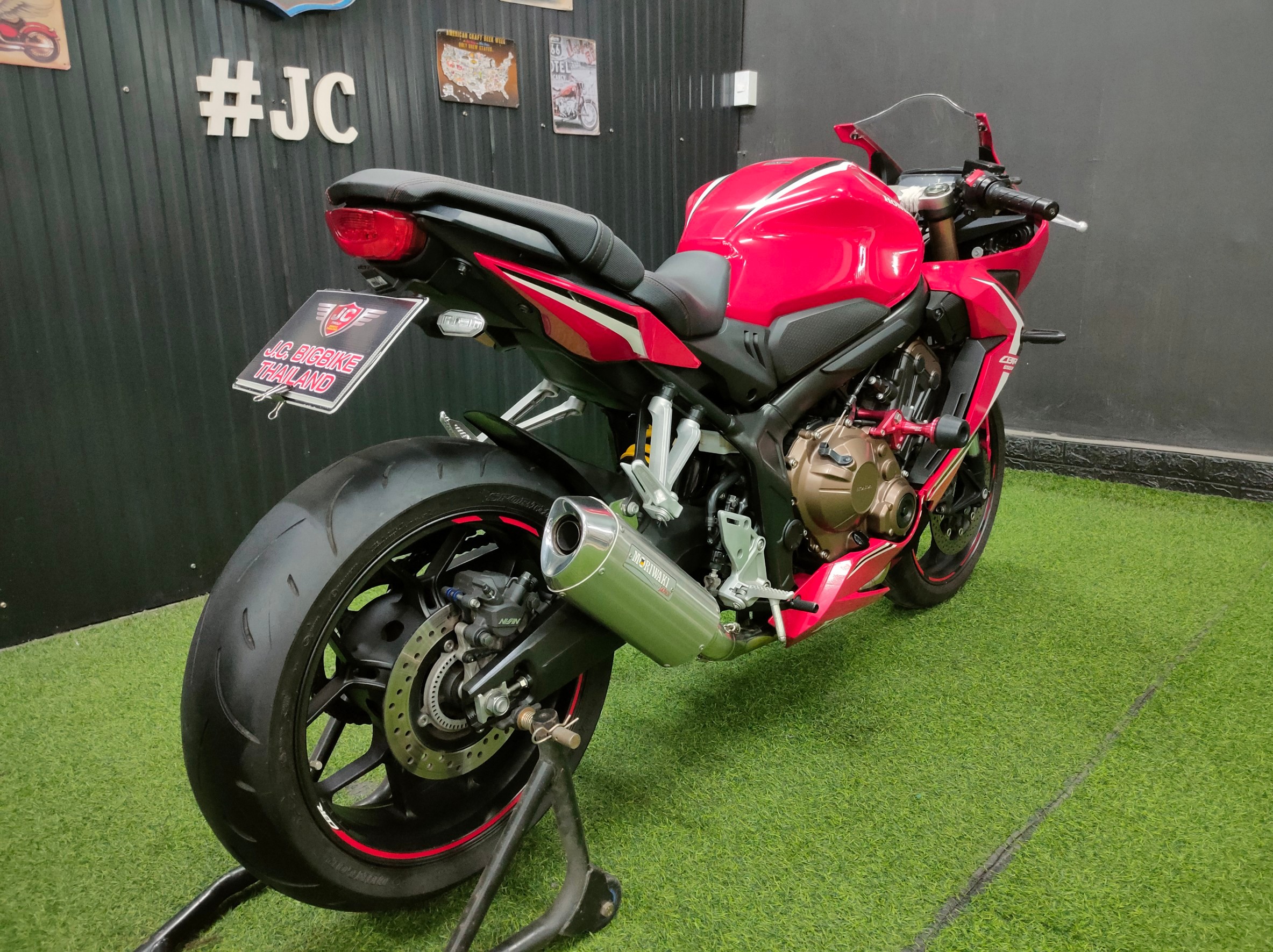 🏍💨💨 โอ้ว.... CBR650R คันนี้พิเศษด้วย ✨Moriwaki Full System✨ จดปี 19 สวยใส...เหมือนเคยจ้า 🤗