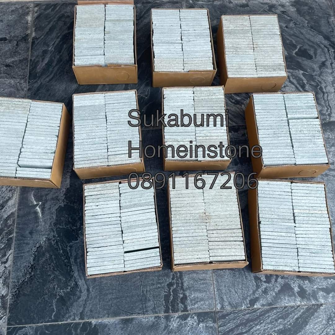 หินปูสระว่ายน้ำ Green Sukabumi