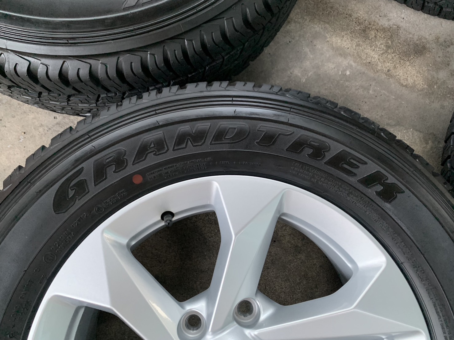 🌟ปี 23🌟✨ล้อแม็กป้ายแดง✨ISUZU 2023 รุ่นใหม่ล่าสุด ขอบ 17 พร้อมยางใหม่ป้ายแดง 225-70-17 Dunlop💖สวยกริ๊บ💖