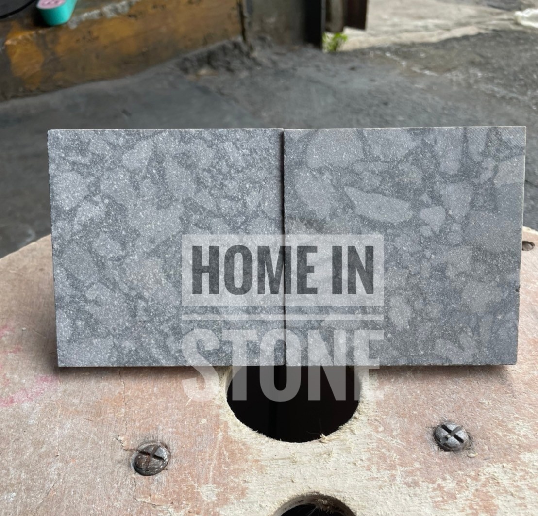 หินปูสระว่ายน้ำ white cloudy