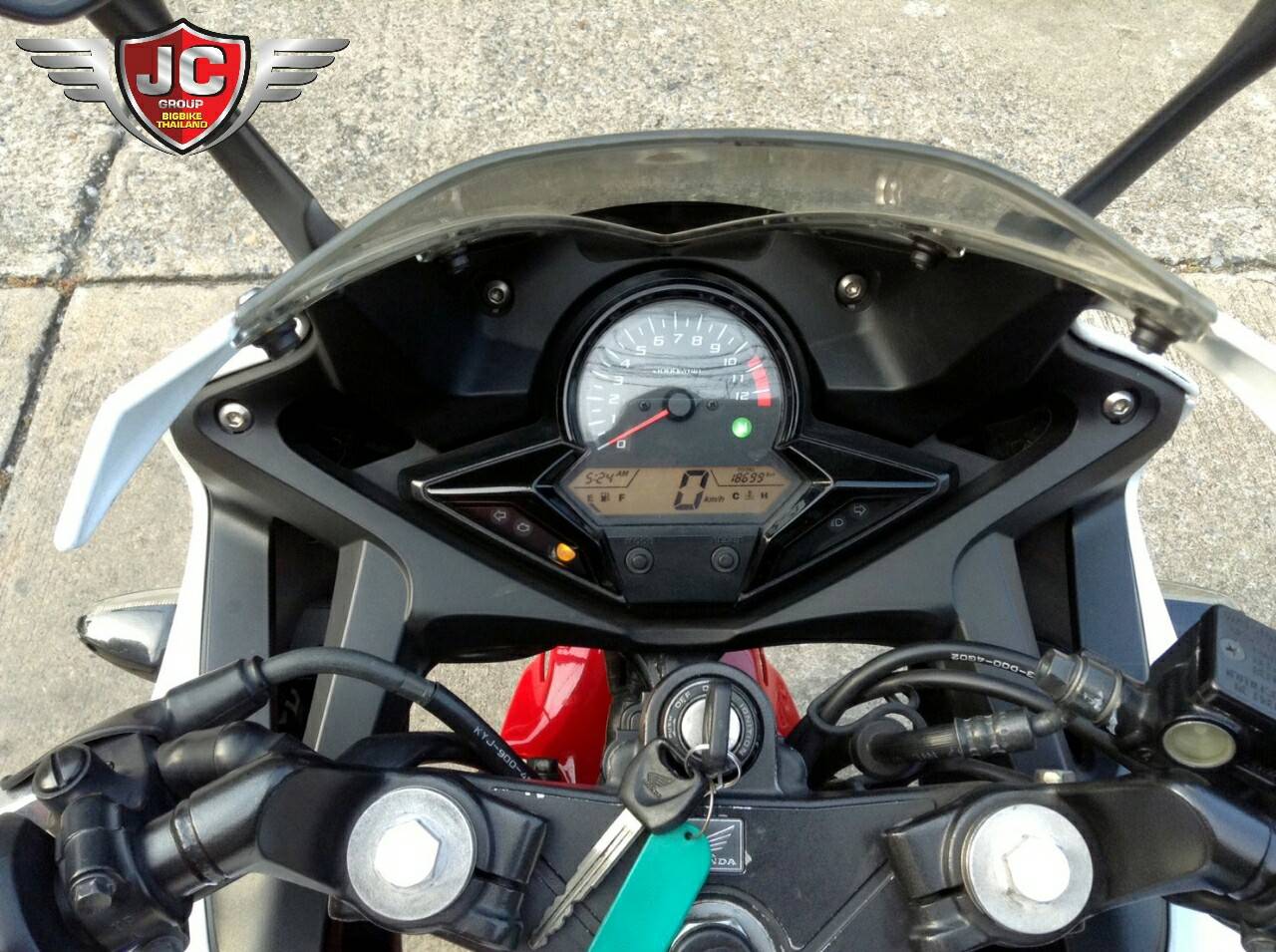 CBR300abs รถบ้านมือเดียว เครื่องเดิม ใช้งานน้อย สี TRI-COLOUR