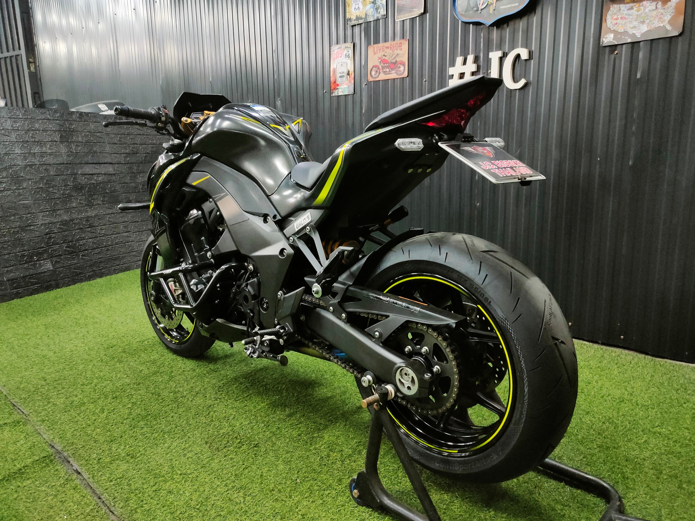 แรดพันธุ์....อ๊า 🤪 หล่อเลยคันนี้ #Z1000R ปี2018 "Optionsล้นๆรถมือเดียว"...ออกห้างร่วม7แสนเลยนะ‼️