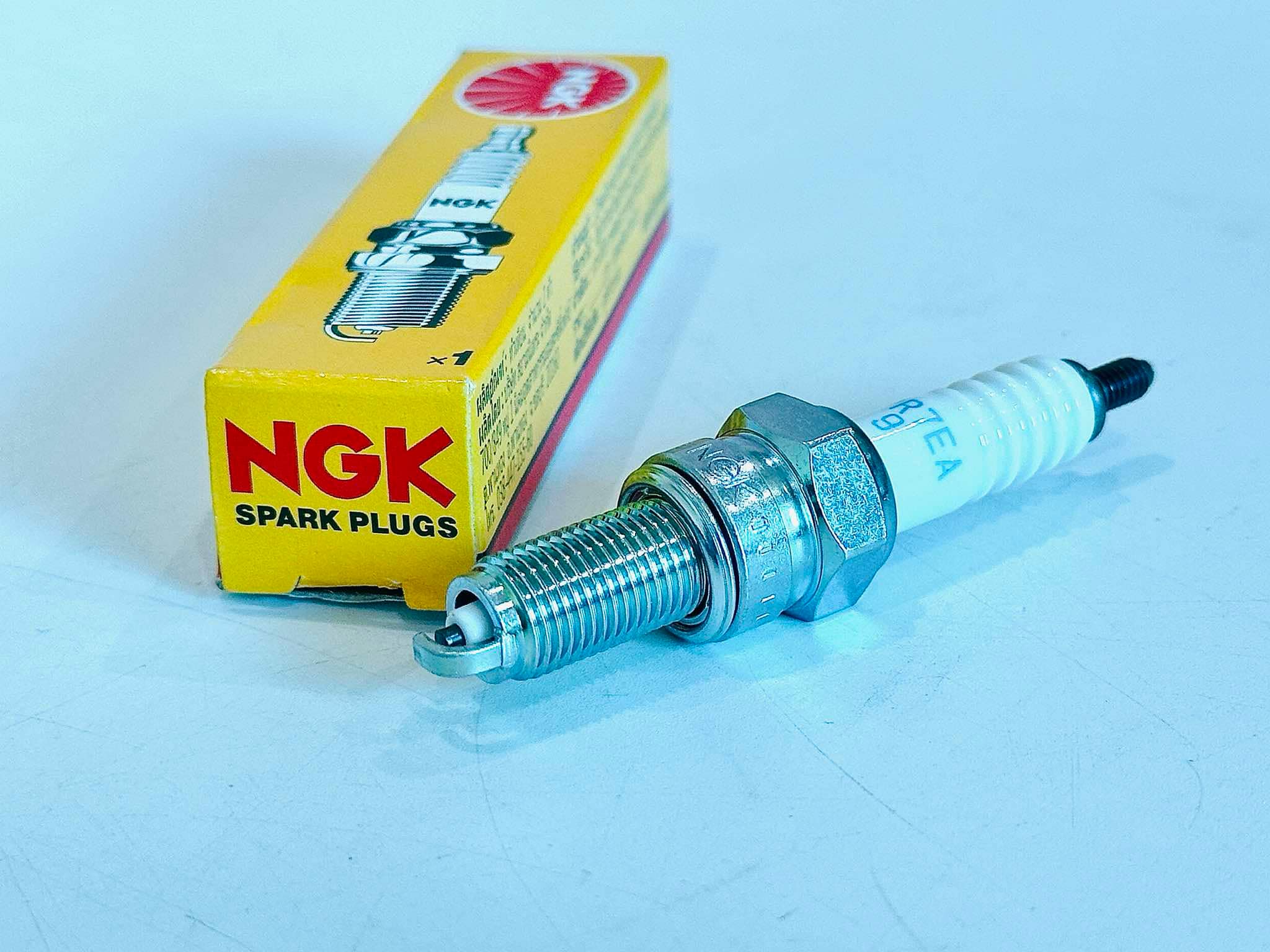 หัวเทียนดรีม 125 เวฟ125 dream125 คลิก150 i wave125 click 150 i CPR7EA-9S NGKแท้ B31
