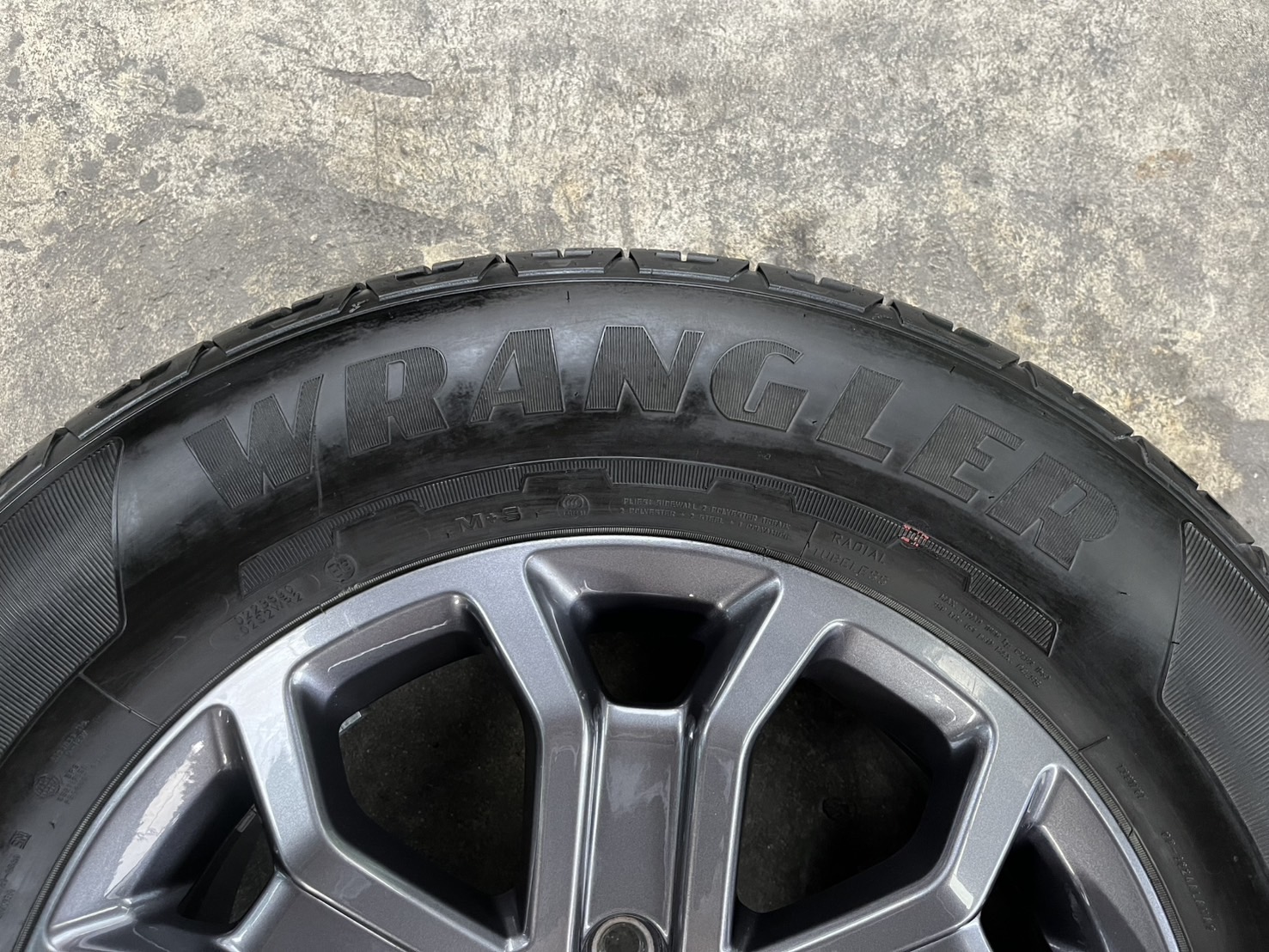 ✨ล้อแม็ก✨Ford Next-Gen Wildtrak รุ่นใหม่ล่าสุด ขอบ 18 พร้อมยาง 255-65-18 Goodyear♨️ปี 24♨️