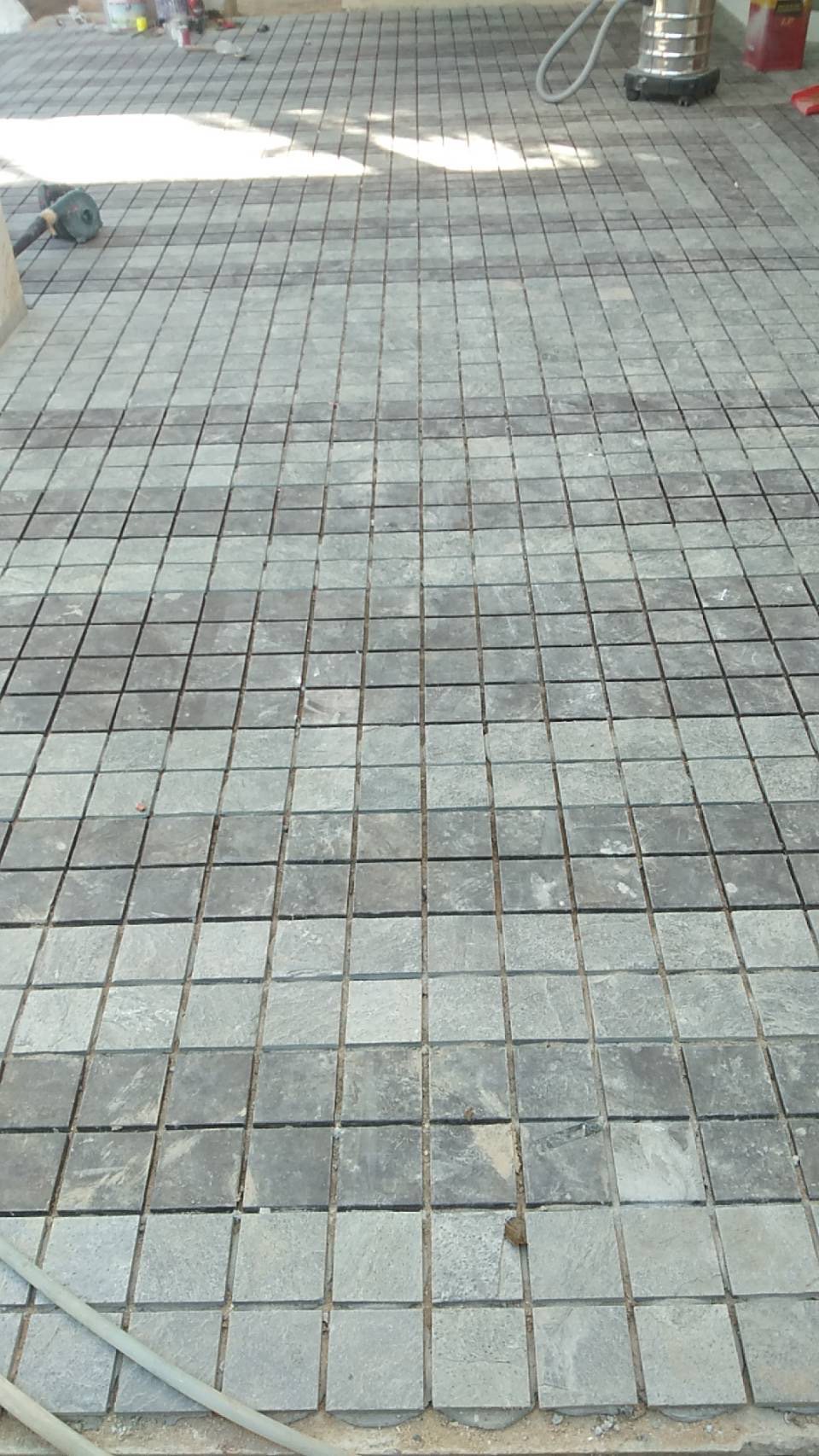 Silver grey หน้าธรรมชาติ ใช้ปูลานจอดรถ