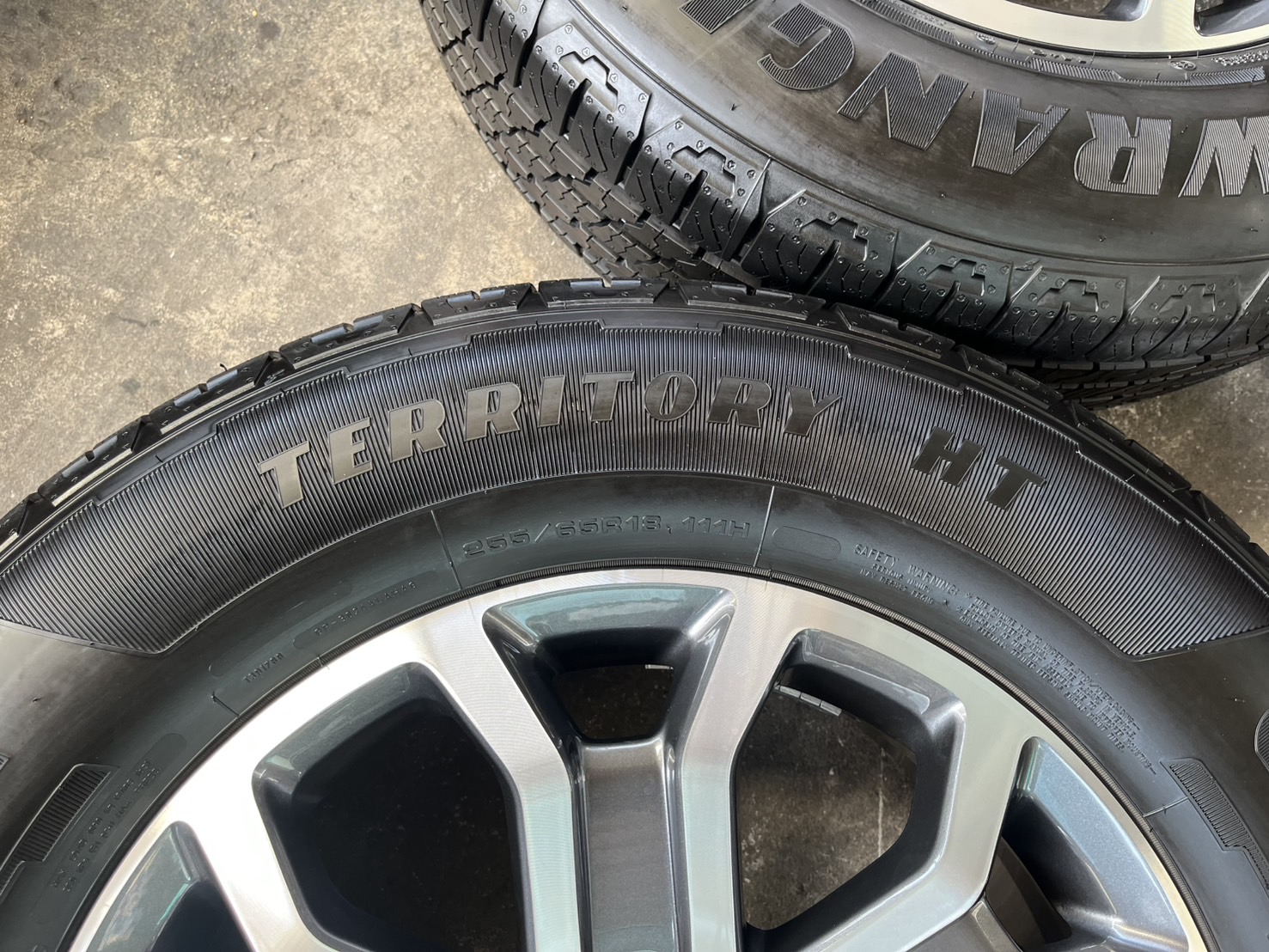 ✨ล้อแม็กพร้อมยางใหม่ป้ายแดง✨Ford Everest รุ่นใหม่ล่าสุด ขอบ 18♨️ปี 24♨️💖ใหม่กริ๊บ💖