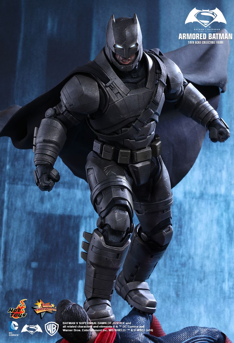 Hot Toys MMS349 BATMAN V SUPERMAN: DAWN OF JUSTICE - ARMORED BATMAN