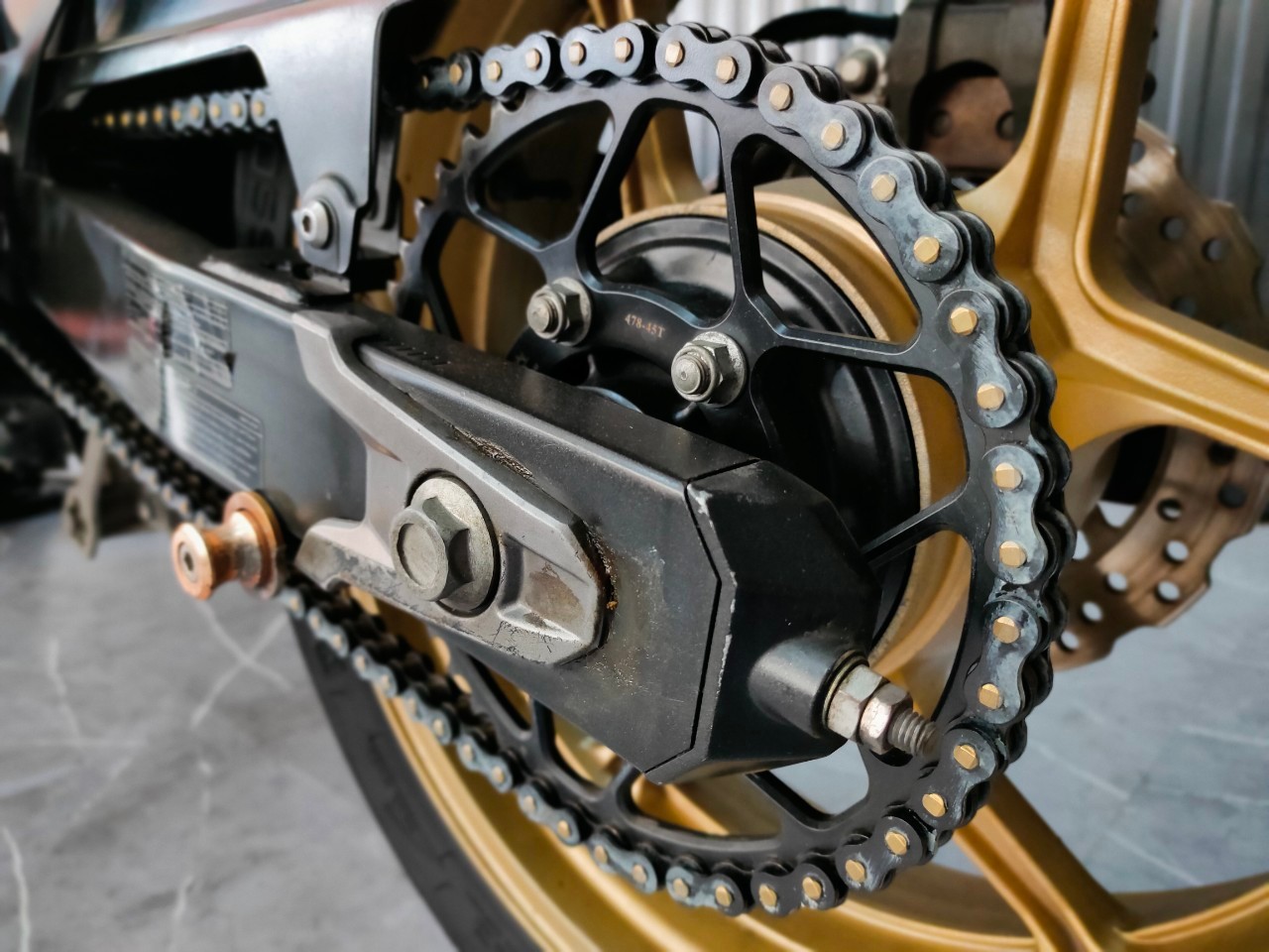 ทรงอย่างแร๊ดดด KAWASAKI Z800 ปลายปี 2013 แต่งครึ่งแสน‼️ ทรงดี ราคาโดน 😎 เซอร์วิสพร้อมใช้