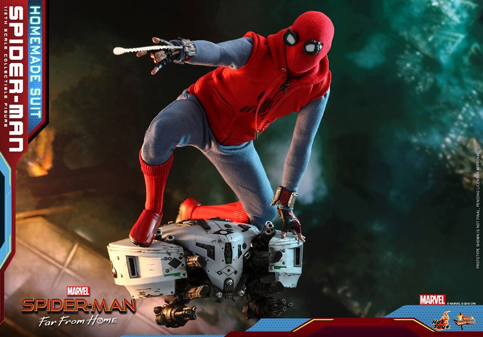 Hot Toys MMS552 SPIDER-MAN: FAR FROM HOME - SPIDER-MAN (HOMEMADE SUIT VERSION)