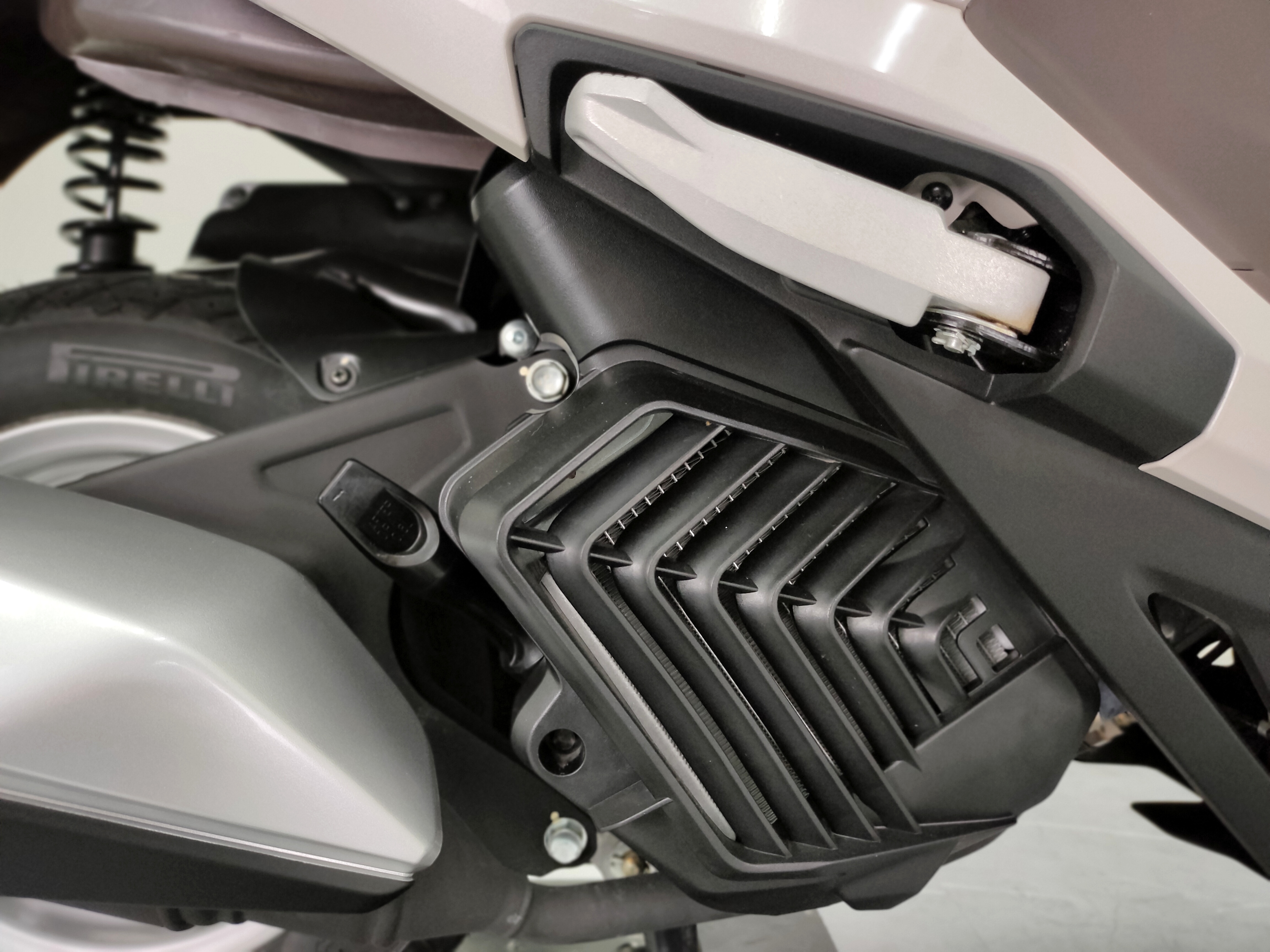 อร๊ายย‼️หรีดร้อยโล 😱 AII NEW LEAD125 4V ปี 2023 แท้ สายจอด 1xx โลแท้ๆ สภาพนี้ป้ายแดงชัดๆ 💥