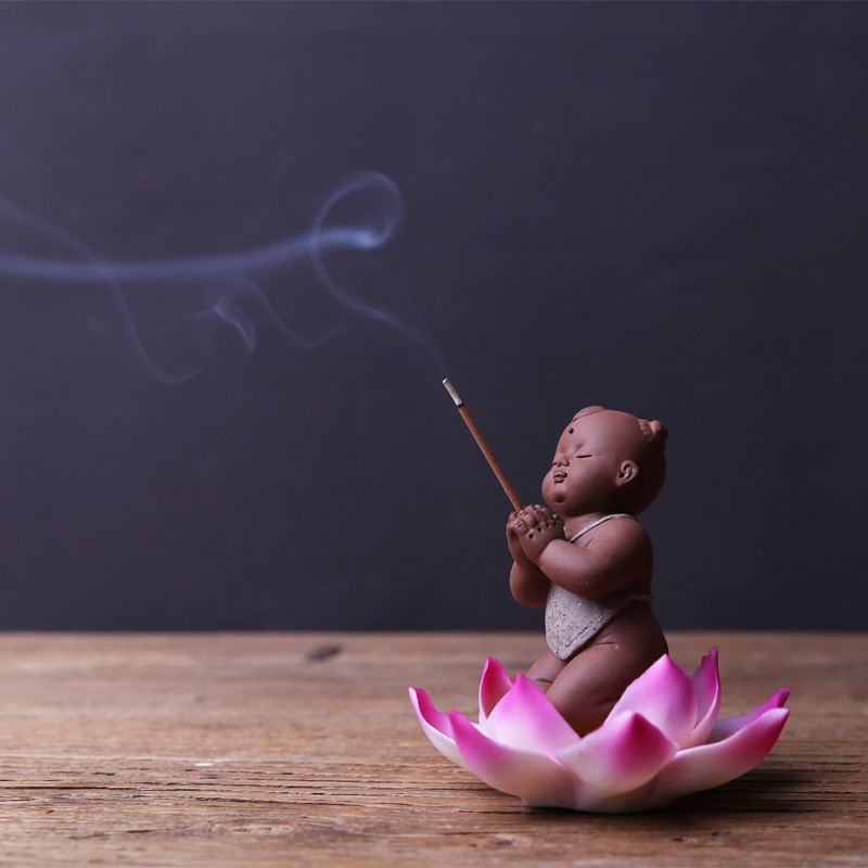 "เทพนาจา"ตุ๊กตาดินเผาสำหรับปักธูป รูปแบบเทพเจ้าลัทธิเต๋า
