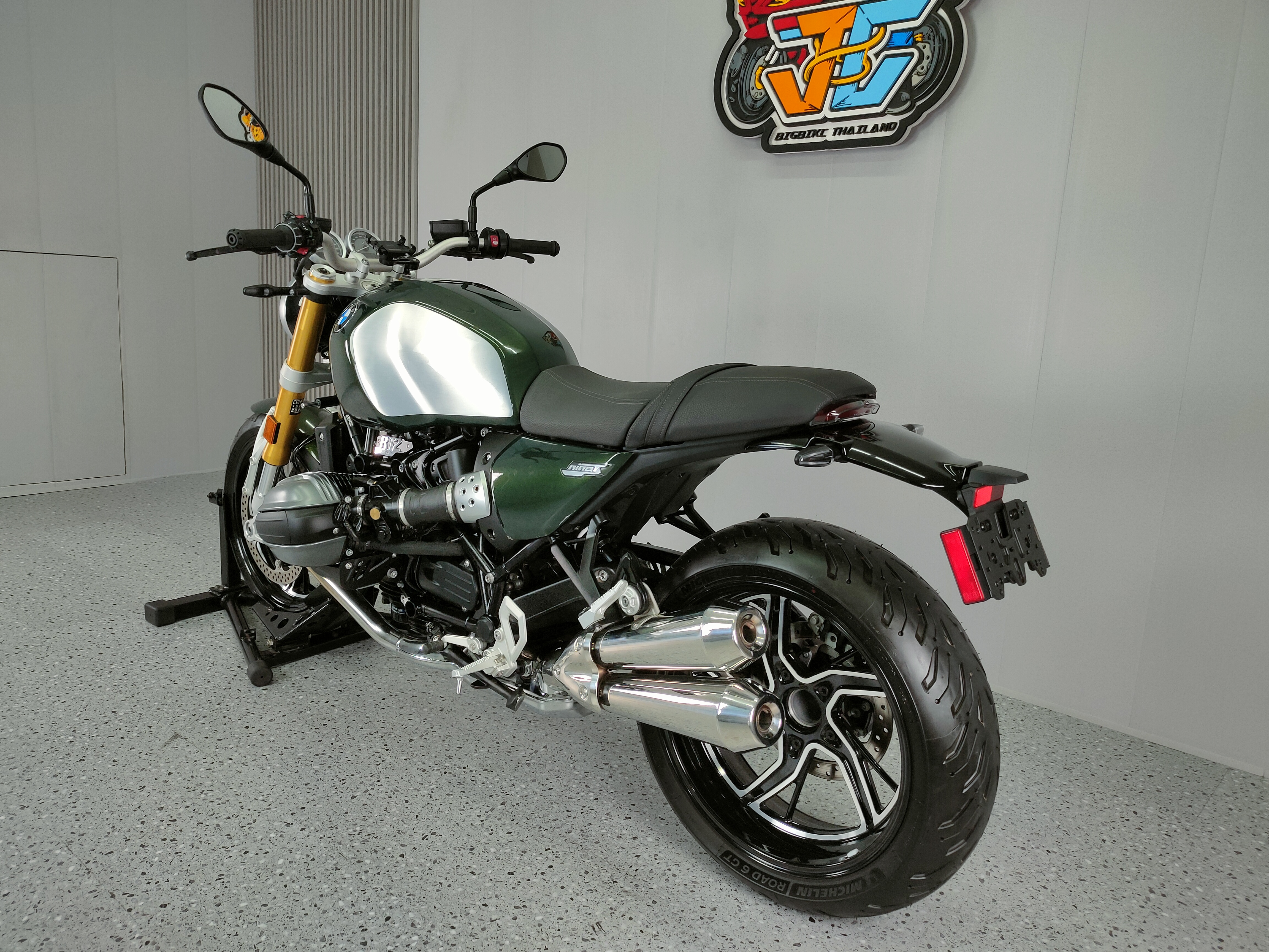 รถยังไม่ได้จดทะเบียน❓️❓️ BMW R12 NINE T . . . ใหม่กว่านี้ต้องโชว์รูมเท่านั้น ‼️