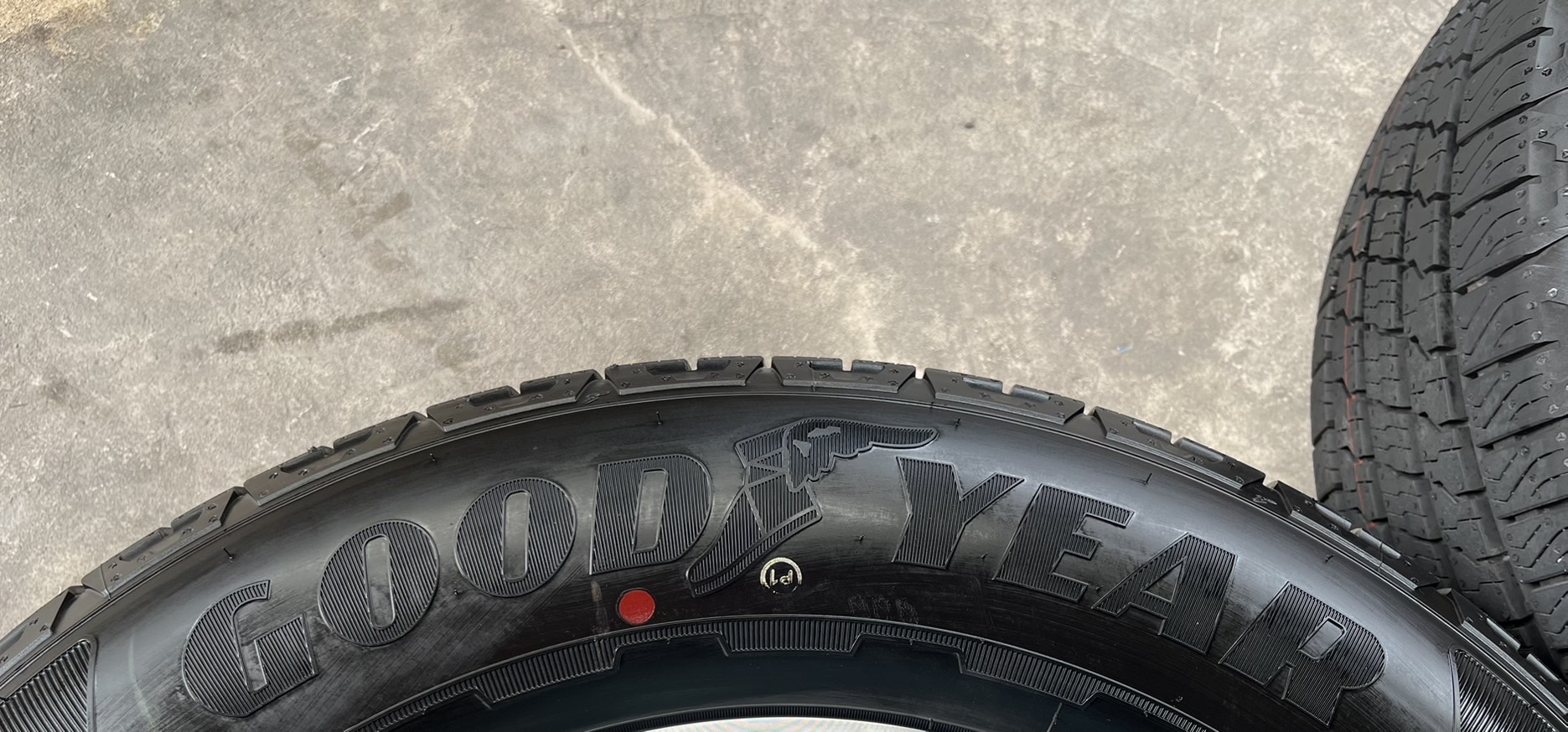 💥ปี 25💥✨ยางใหม่ป้ายแดง✨255-65-18 Goodyear💖ใหม่กริ๊บ💖ถอดจาก🚗โชว์รูมรถ ไม่ผ่านการใช้งาน