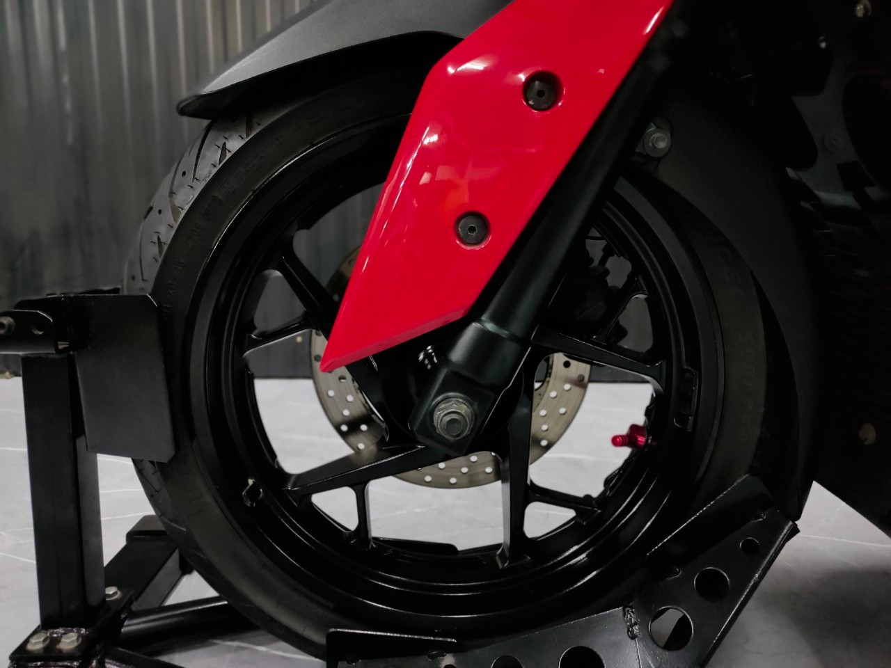 ยังไม่บรรลุนิติภาวะก็โดนซะแล้ว 🤣 YAMAHA XMAX300 ปลายปี 2022 แท้...ยังไม่ครบปี‼️ ทรงดี ราคาโดรน พร้อมโปรแรงส์ๆ ออกรถเริ่มต้น 7, 000