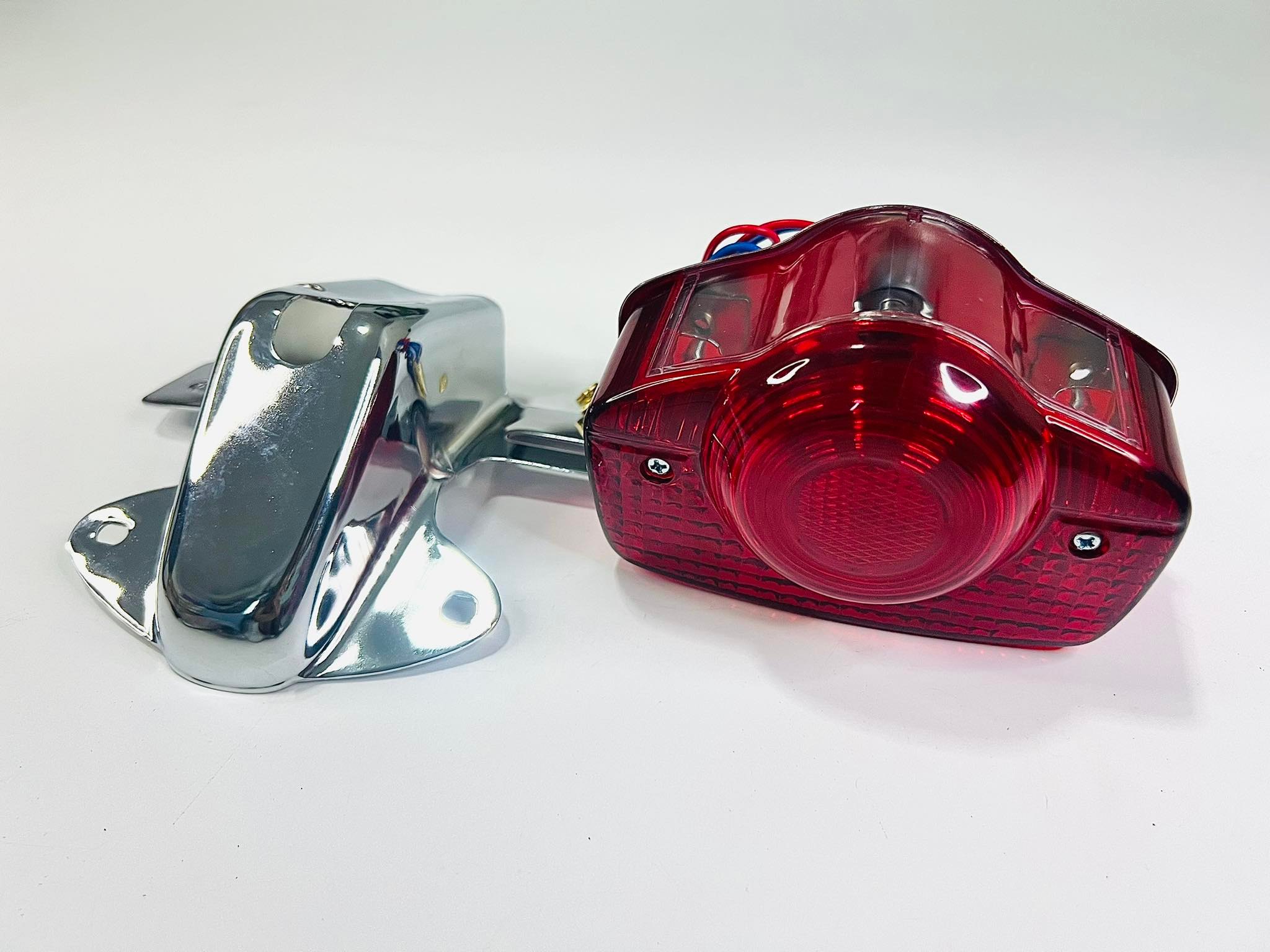 ไฟท้าย+ขายึดไฟท้าย cb100 ซีบี100 บ4-7+L30