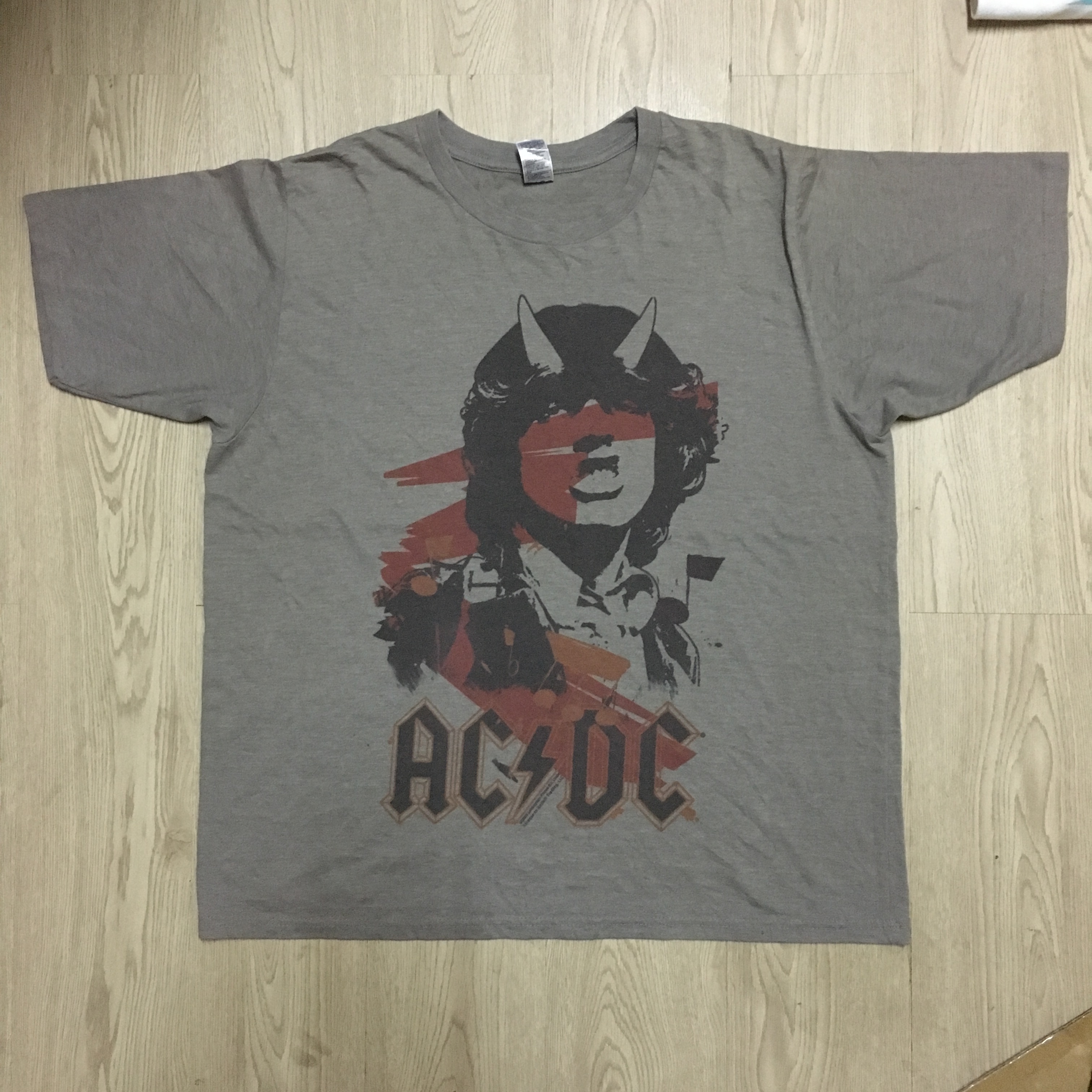 AC DC Agus Young ตัวแสบ ปริ้นเต็ม งานแท้ปริ้นเต็ม
