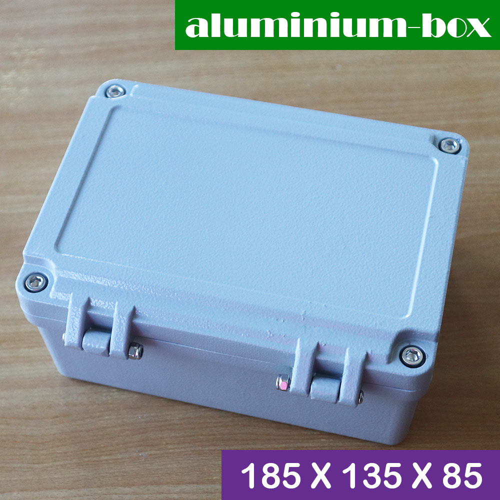 กล่องอลูมิเนียมกันน้ำ IP66 สีเทา ขนาด 185 X 135 X 85 มม. แบบมีบานพับ