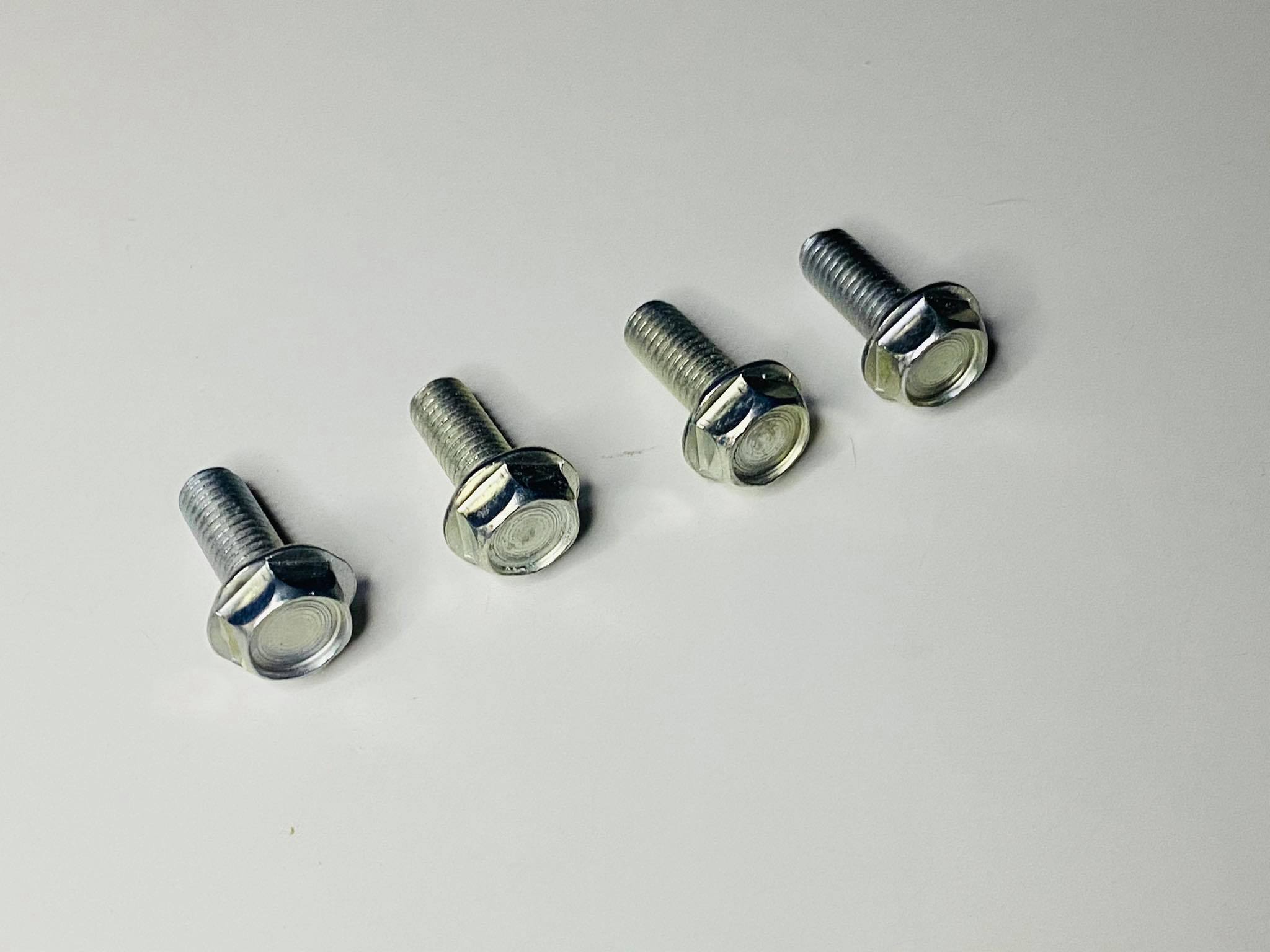 น็อตกันตกดรีมคุรุสภา ดรีมเก่า 4 ตัว