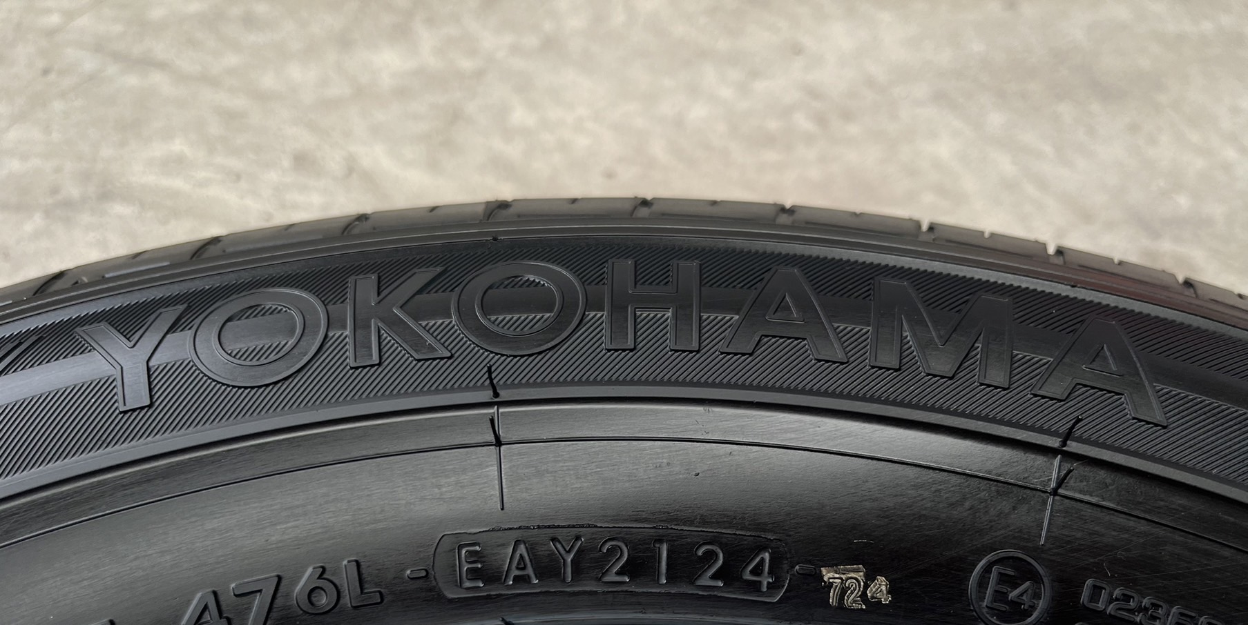 ♨️ปี 24♨️✨ยางป้ายแดง✨205-70-15 Yokohama🚘เหมาะสำหรับ รถกระบะตัวเตี้ย รถกระบะสายบรรทุก