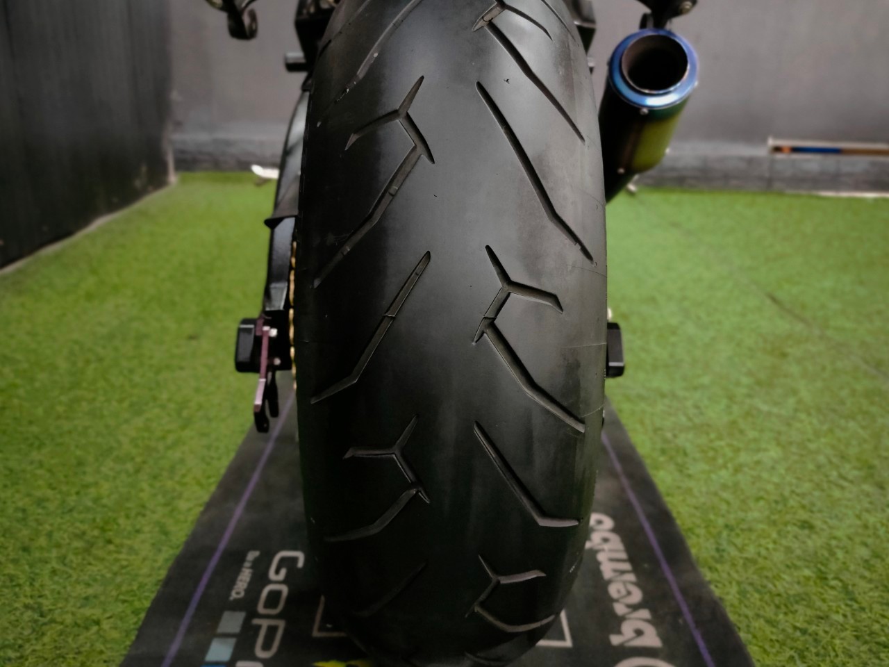 🐬 ได้เวลาโลมาโชว์ตัว #GSX-R1000 สเปค 🇺🇸 จดทะเบียน ธ.ค. ปี 2014 แต่งเต็มพร้อมบิน...ขี่อย่างมันส์‼️