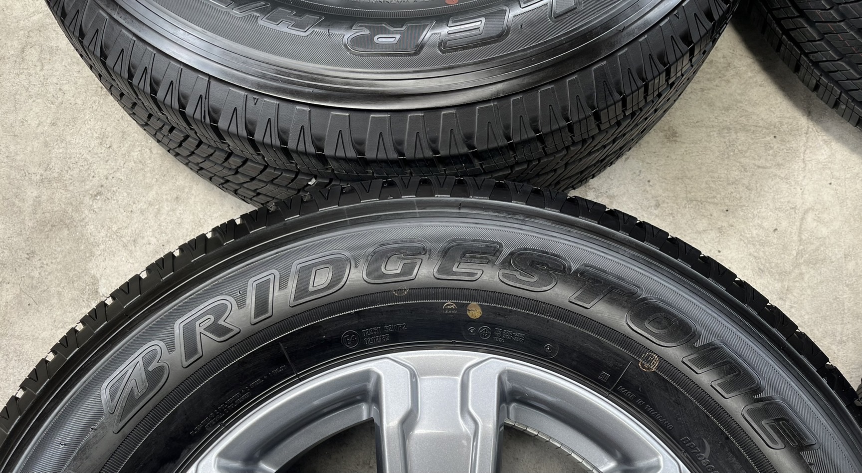 ♨️ปี24♨️✨ล้อแม็กพร้อมยางใหม่ป้ายแดง✨Ford Ranger รุ่นใหม่ล่าสุด ขอบ 17💖ใหม่กริ๊บ💖