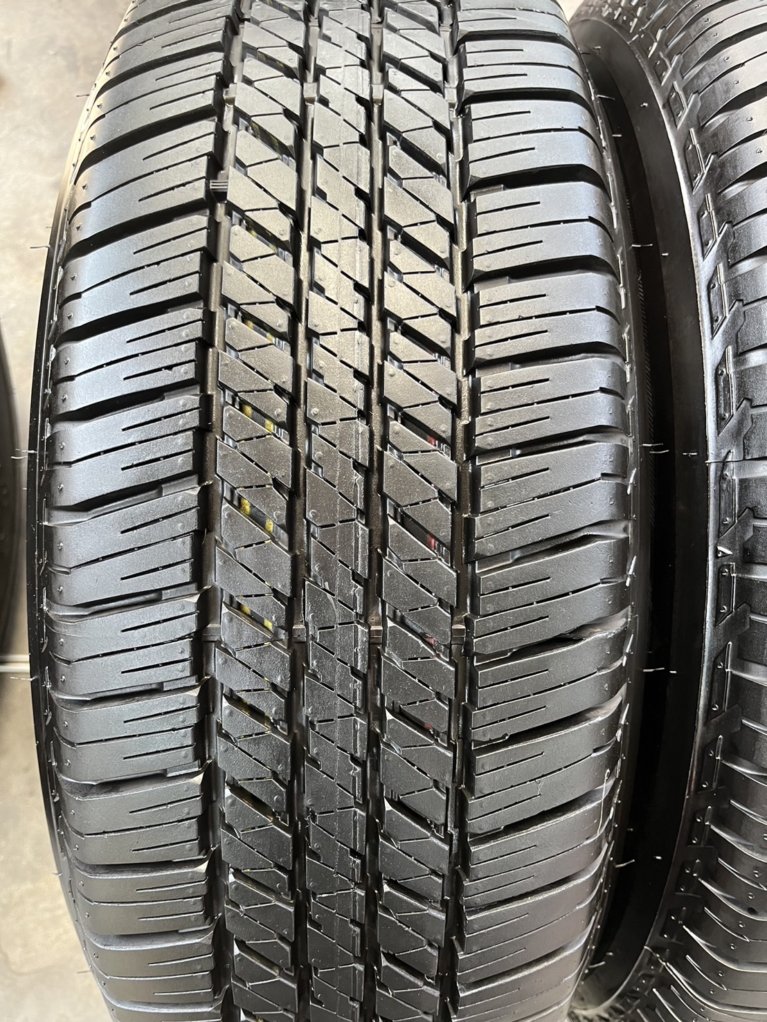 ✨ยางป้ายแดง✨255-65-17 Bridgestone♨️ปี 24♨️🚘เหมาะสำหรับ รถกระบะตัวสูง และ SUV ทุกรุ่น