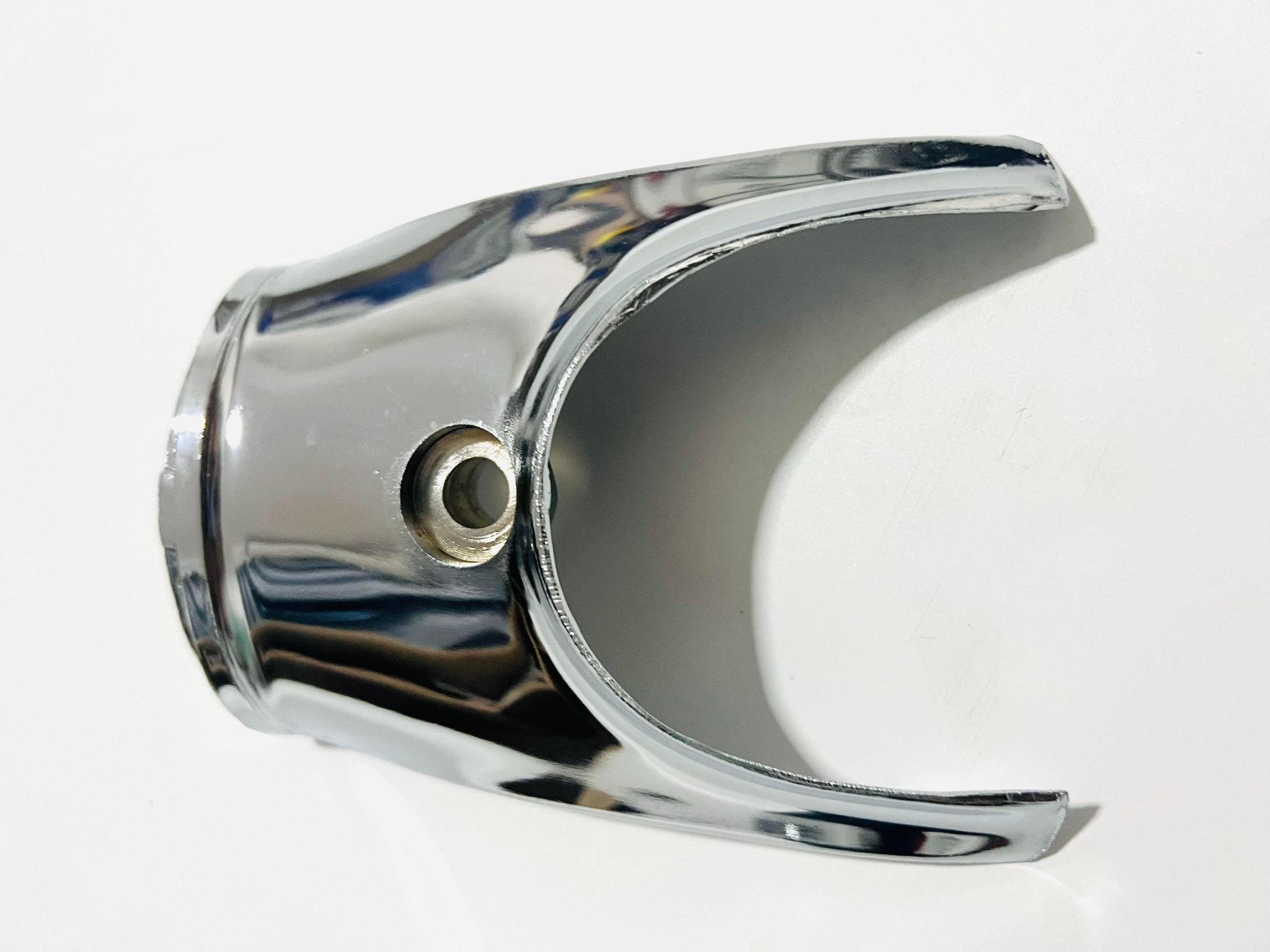 ง่ามบังโคลนหน้าc70 พลาสติกชุบ L6