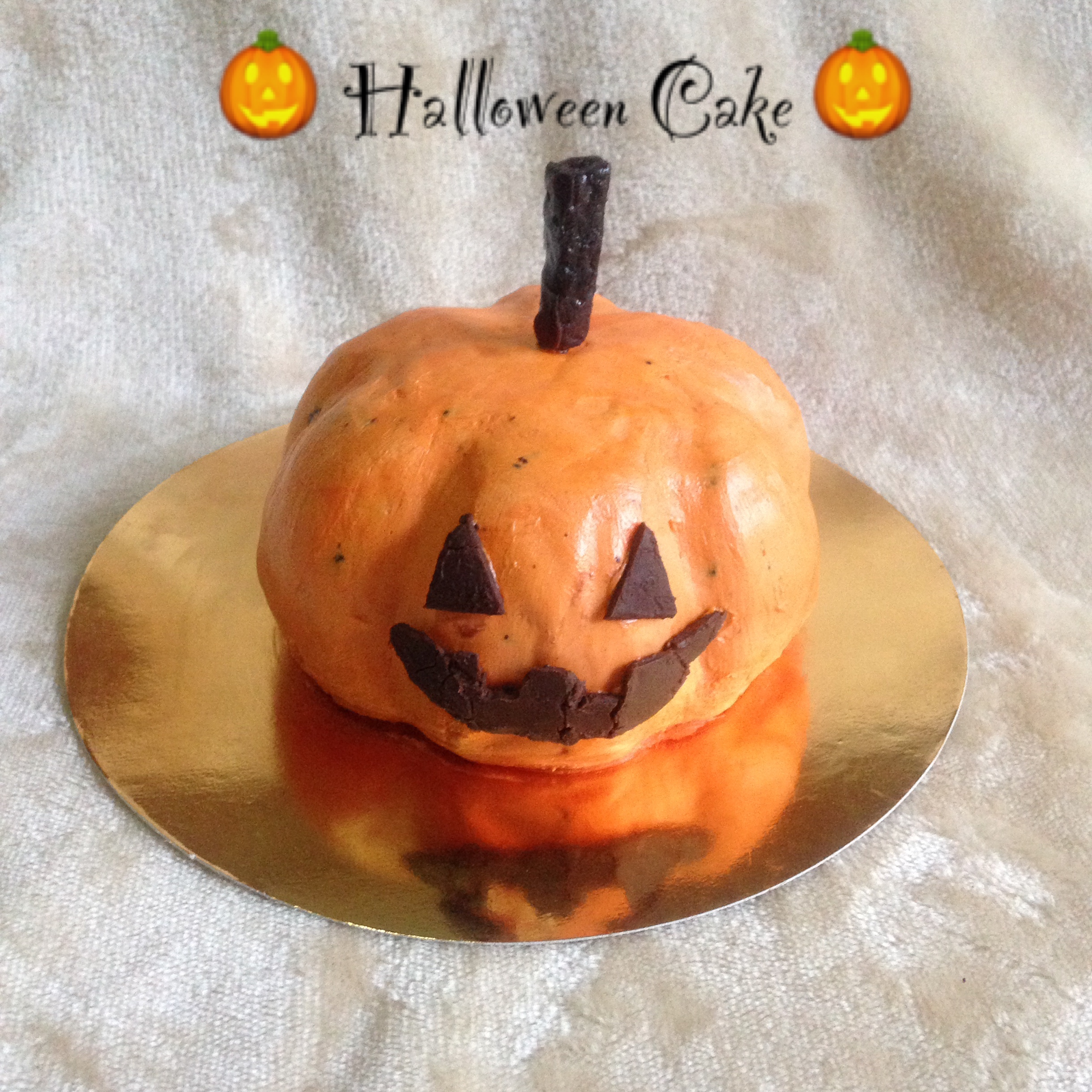 เค้กเค้กฮาโลวีน 2019 (ขนาด 1/2 ปอนด์) 2 ชั้น / Halloween Cake (1/2 Pound) 2 Layers