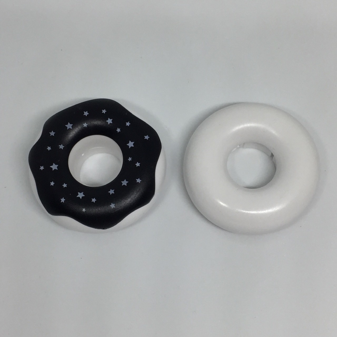 ชุดหูฟังลายน่ารัก พร้อมที่เก็บสาย ลายโดนัท