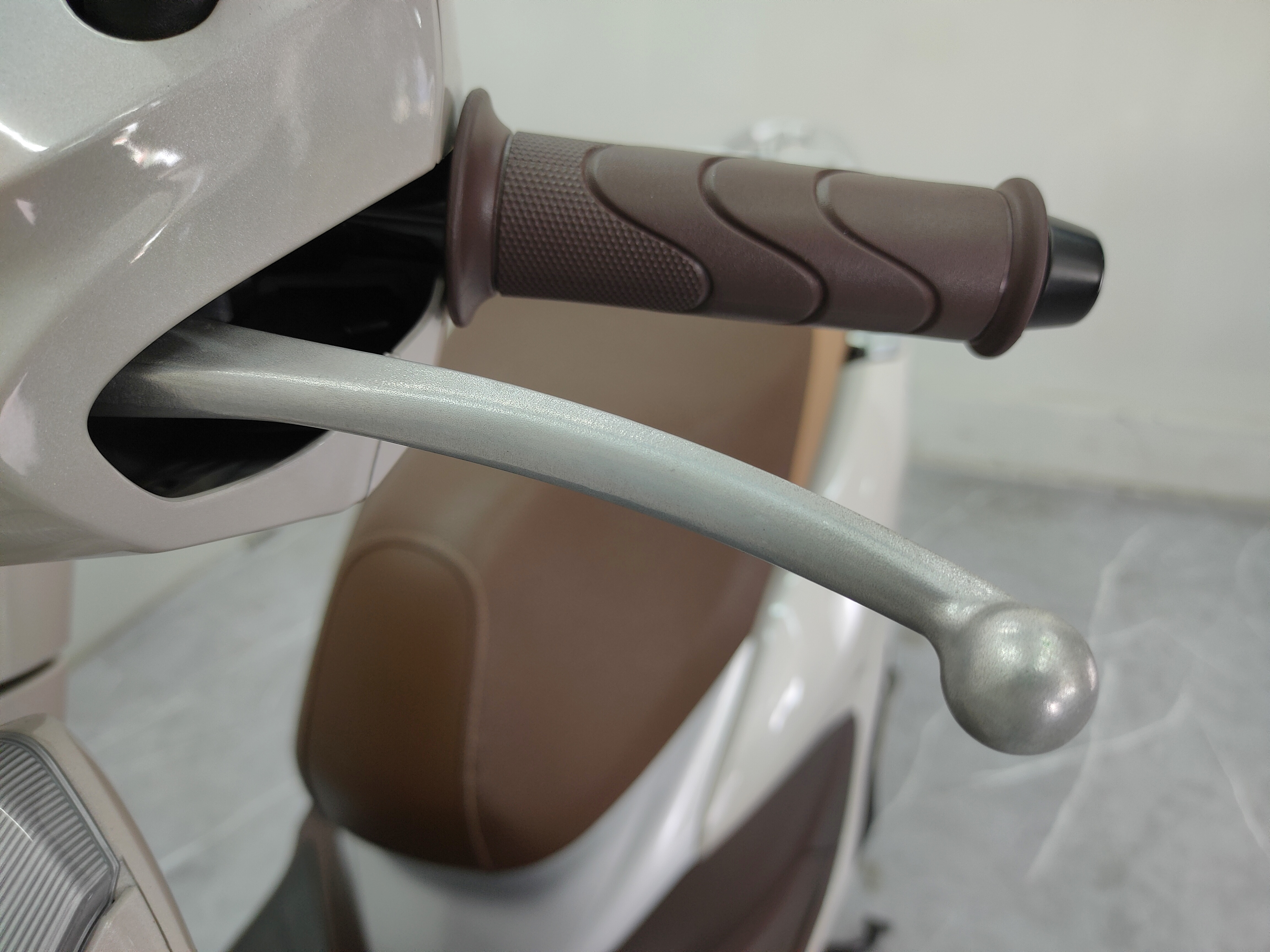 อร๊ายย‼️หรีดร้อยโล 😱 AII NEW LEAD125 4V ปี 2023 แท้ สายจอด 1xx โลแท้ๆ สภาพนี้ป้ายแดงชัดๆ 💥