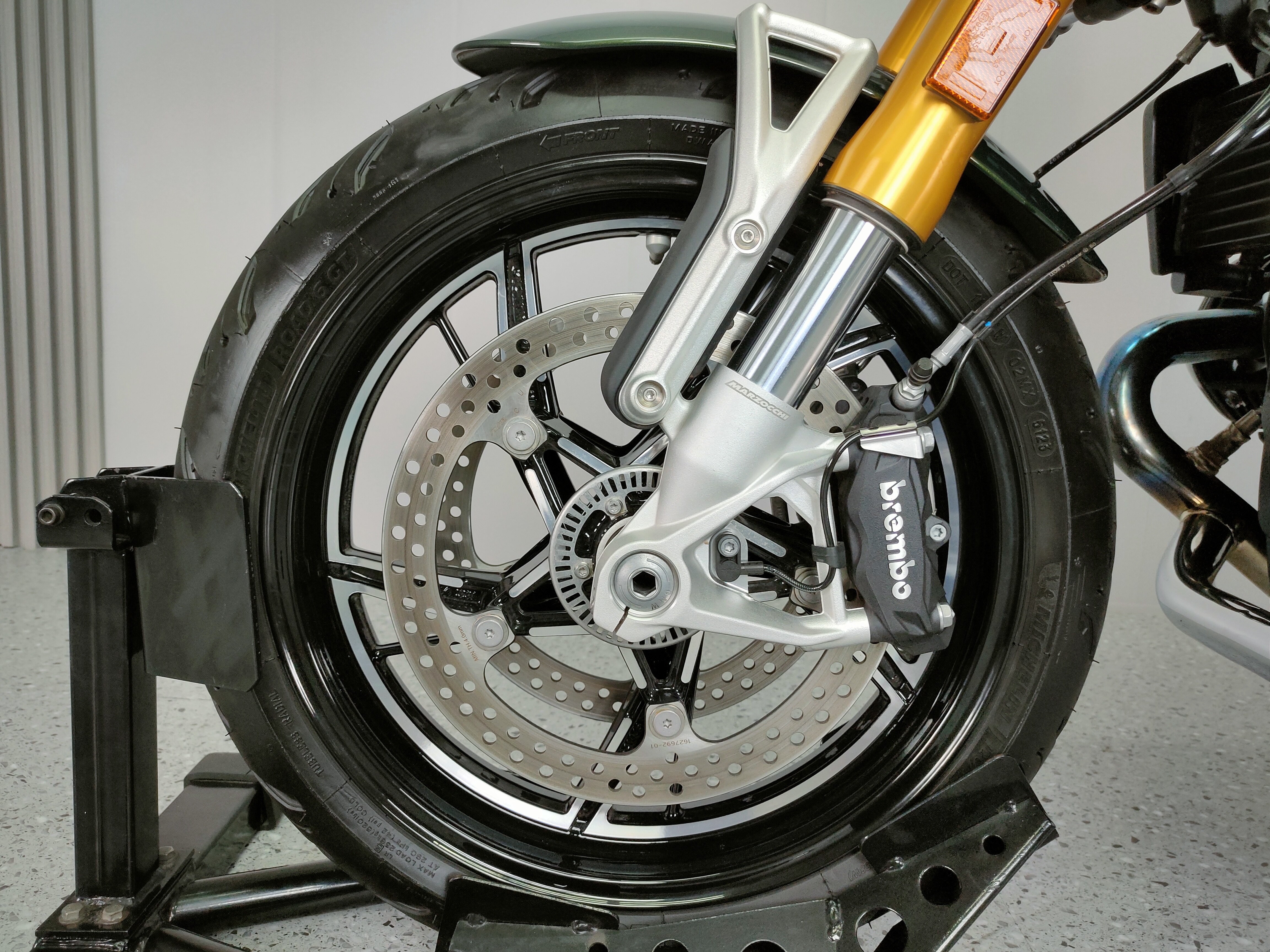 รถยังไม่ได้จดทะเบียน❓️❓️ BMW R12 NINE T . . . ใหม่กว่านี้ต้องโชว์รูมเท่านั้น ‼️