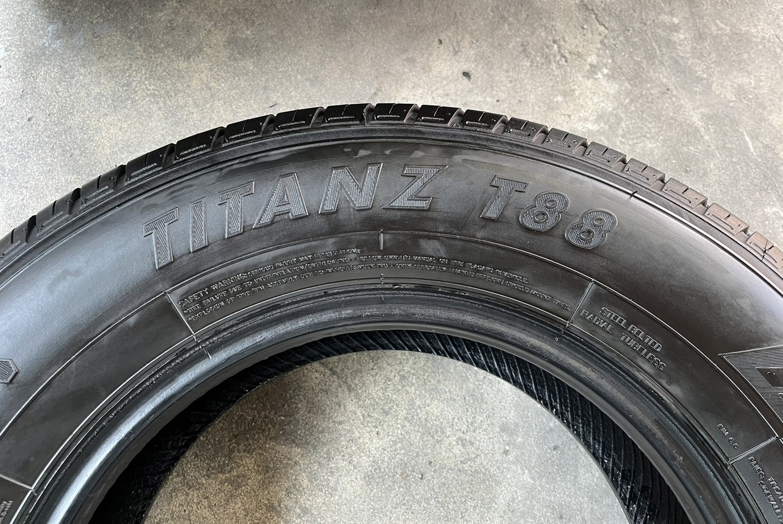 ✨ยาง✨215-70-15 Deestone🌟ปลายปี 23🌟🚘ใส่กับ รถกระบะตัวเตี้ย ได้ทุกรุ่น