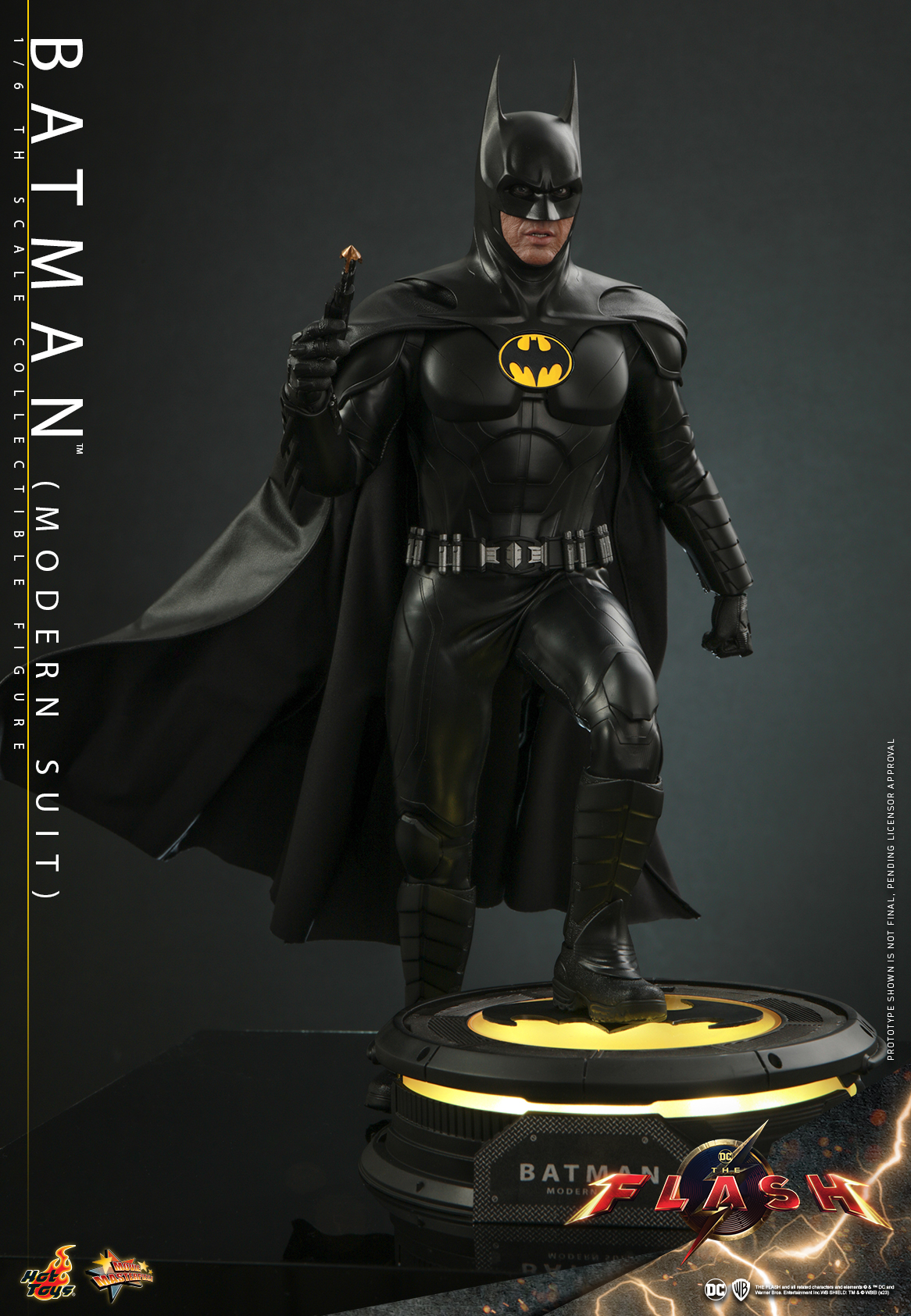 Hot Toys MMS712 1/6 The Flash - Batman (Modern Suit)