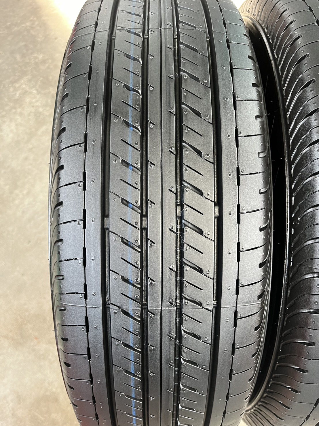 ✨ยางใหม่ป้ายแดง✨215-65-16 Bridgestone💥ปี 25💥🚘ใส่กับ รถตู้ ,รถกระบะตัวเตี้ย ได้ทุกรุ่น