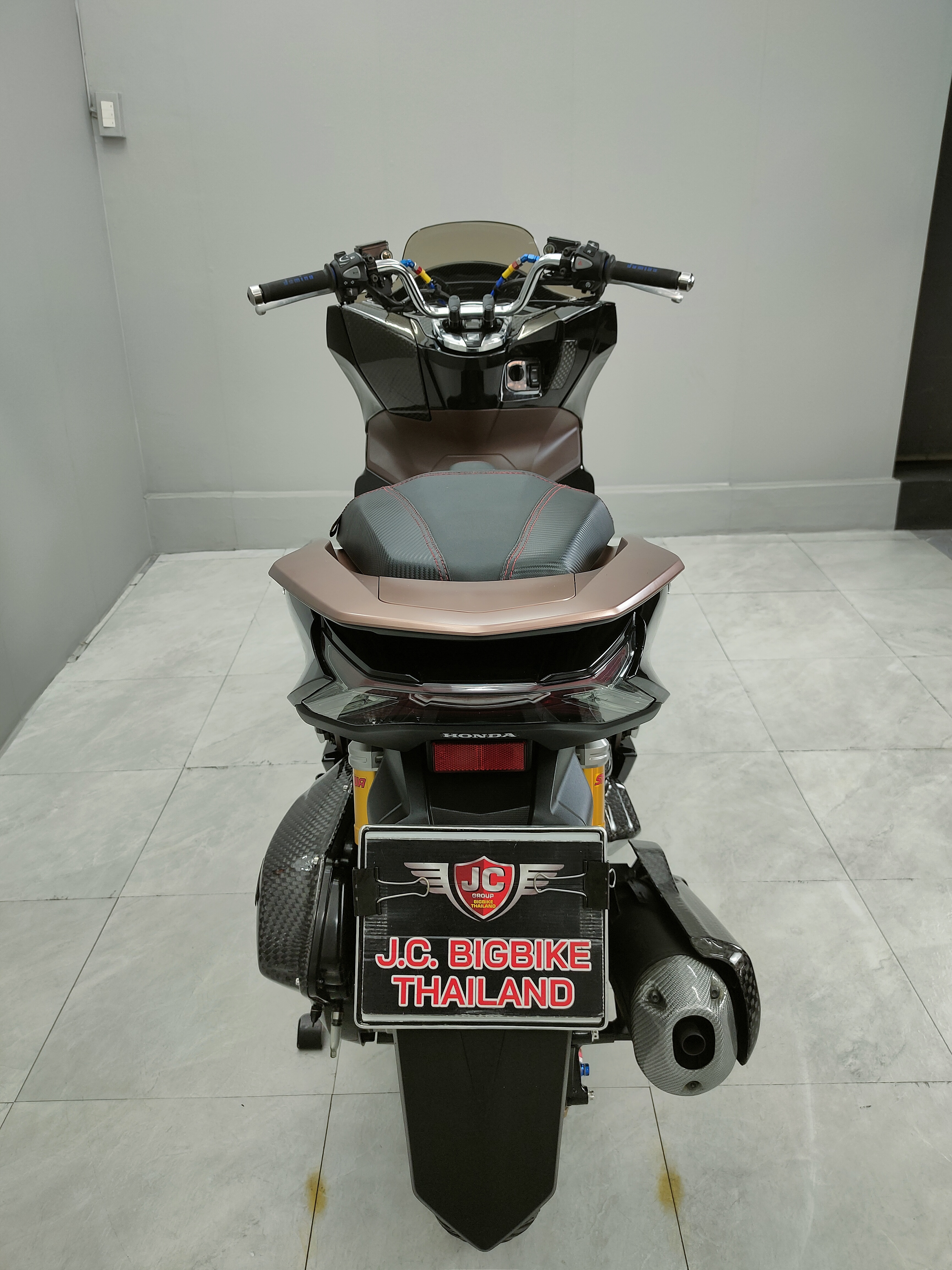 วัยรุ่นจ๋า...พี่มาแล้วจ้า 😘 HONDA PCX160 abs จดปี 2021 ไมล์ 1️⃣ พันโลแท้ + ของแต่ง3หมื่น‼️