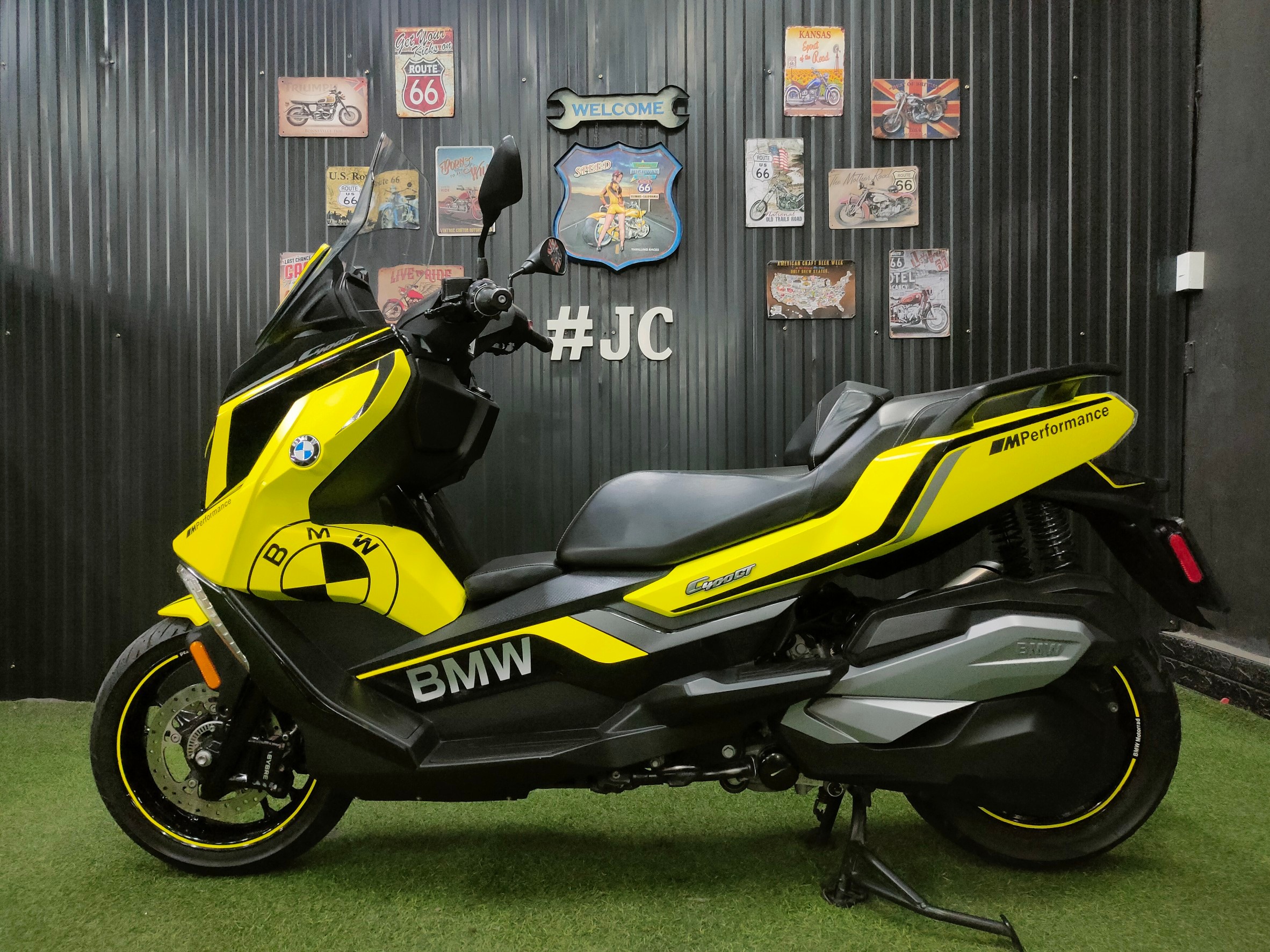 สกู๊ตเตอร์หรูเกรดพรีเมียม BMW C400GT รถปลายปี19 🤩 Warp ลาย Performance+Service เรียบร้อย 👍