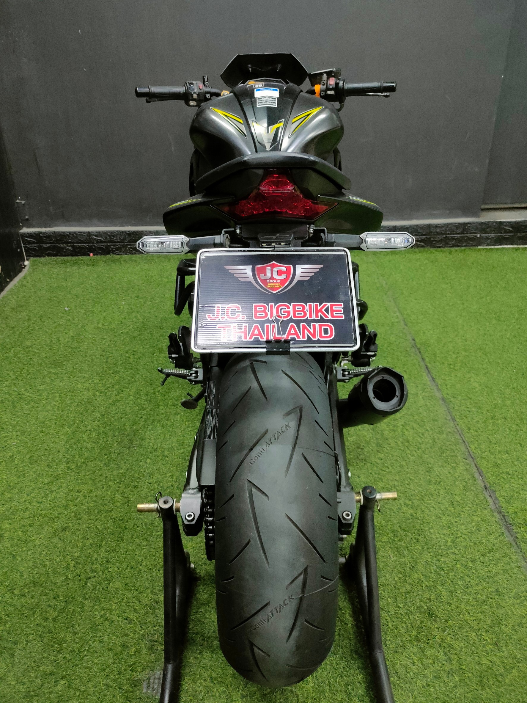 แรดพันธุ์....อ๊า 🤪 หล่อเลยคันนี้ #Z1000R ปี2018 "Optionsล้นๆรถมือเดียว"...ออกห้างร่วม7แสนเลยนะ‼️