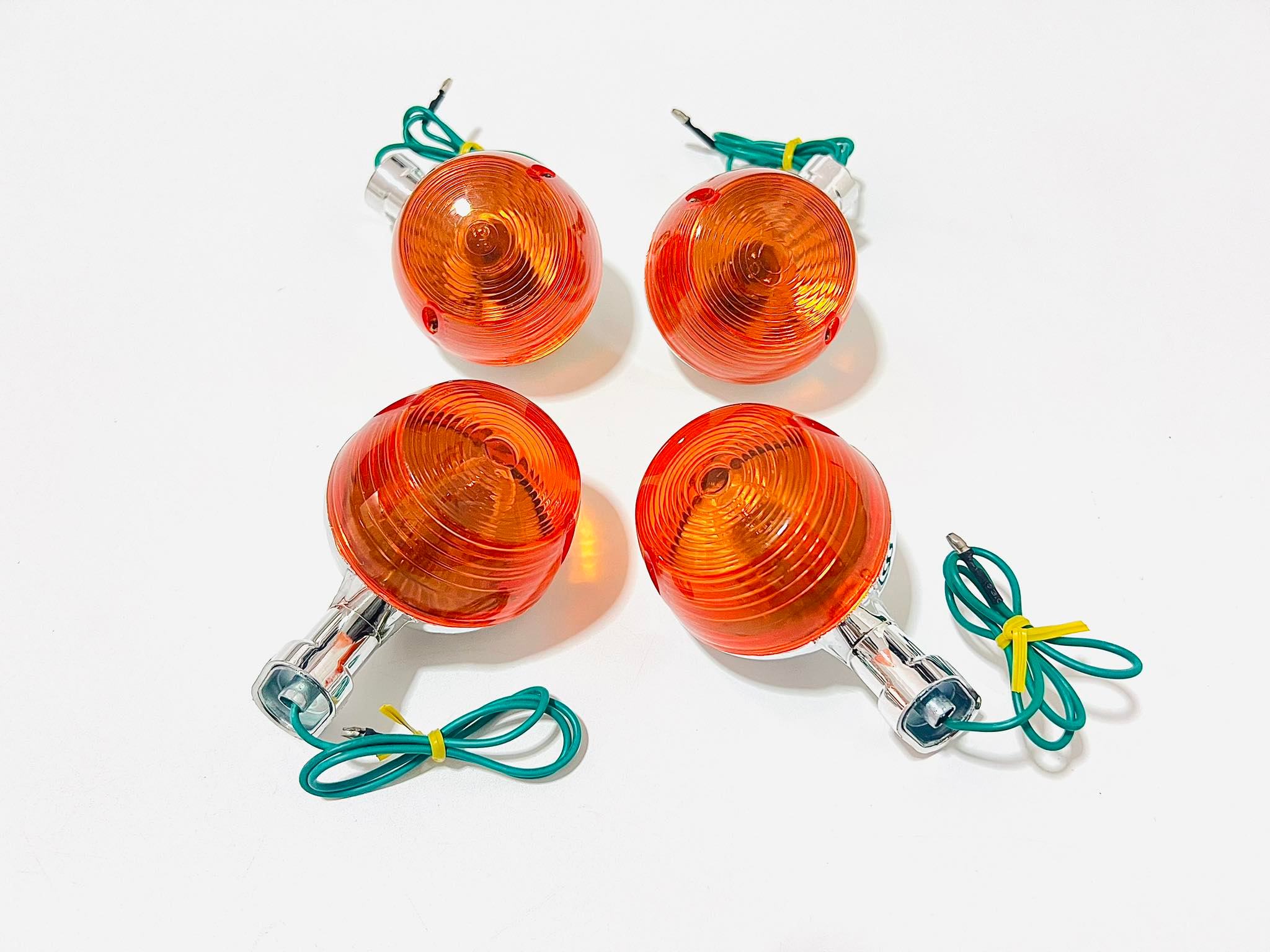 ไฟเลี้ยวชาลี แบบเดิม พลาสติก มีจาน RAC บ17