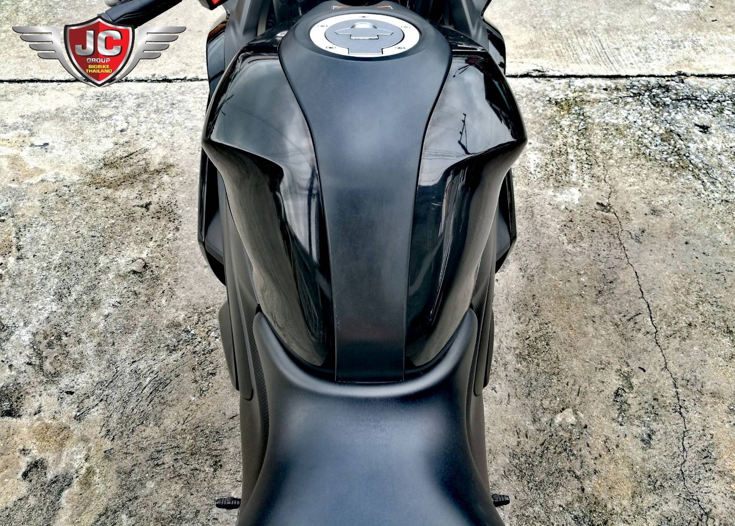 "หล่อซะขนาดนี้ ไม่จัดไม่ได้แล้ว"R-3 รถบ้านมือเดียว