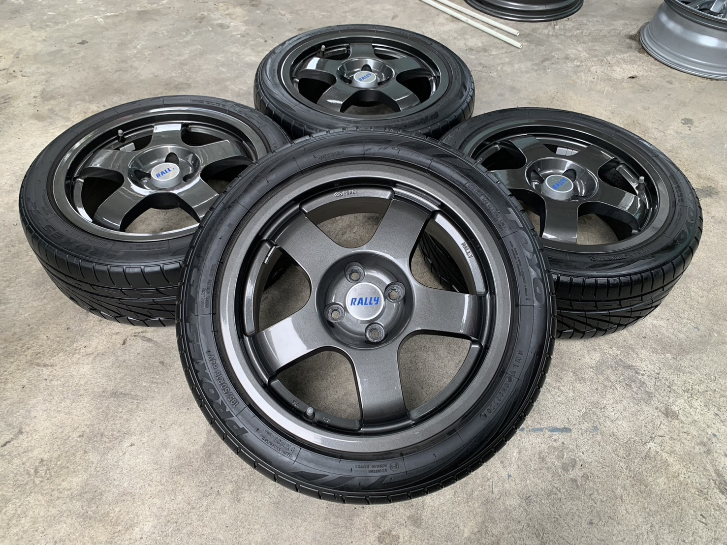 ✨ล้อแม็กแต่ง✨4รู100✨RALLY (งาน ENKEI) ขอบ 16 สีเทากัน พร้อมยาง 195-50-16 TOYO ปลายปี 20