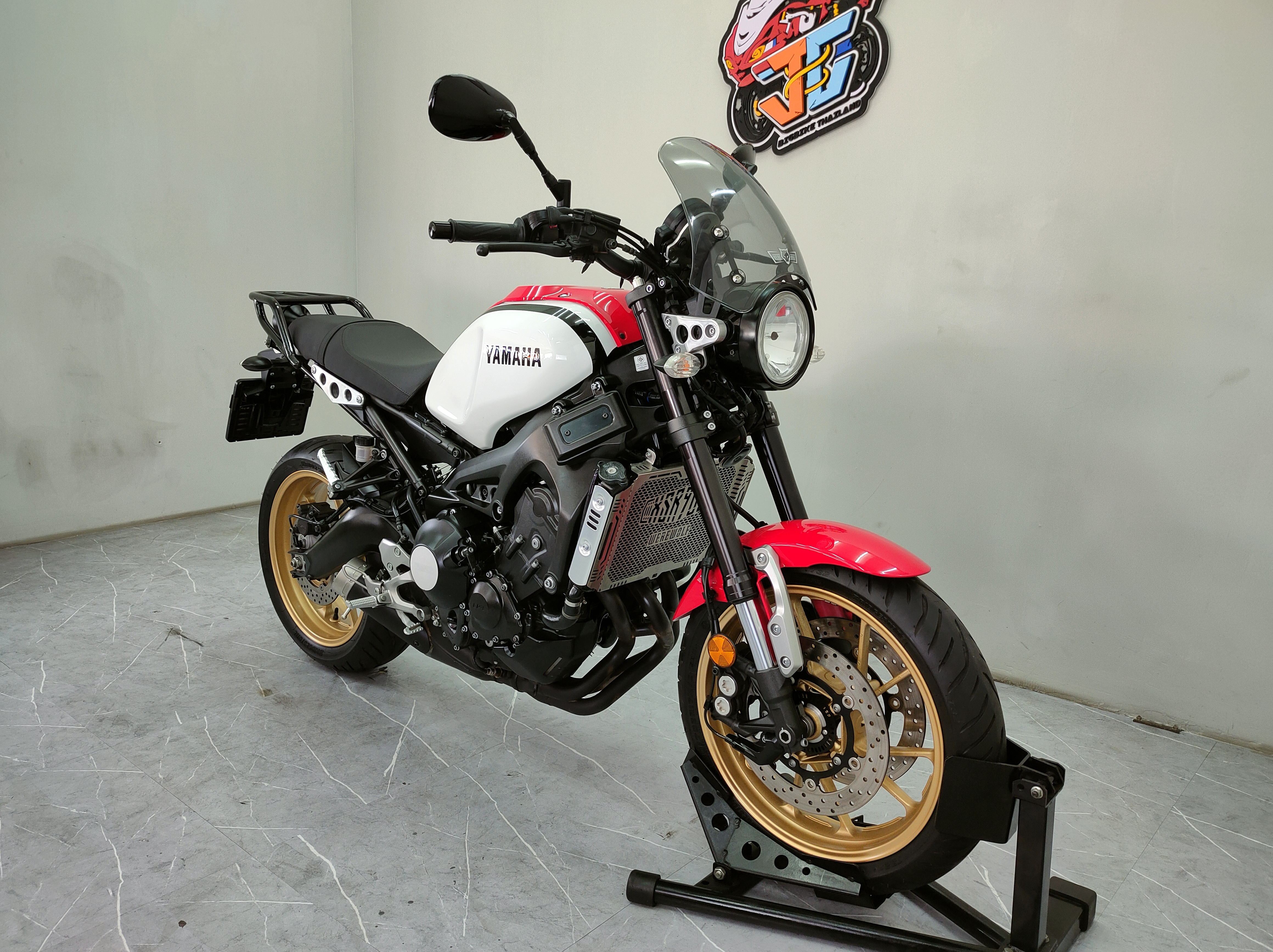 โป๊ะ💥 จัดคันนี้ไปหายห่วงแน่นอน YAMAHA XSR900 จดปี 22 โมเดล20 "Retro Classic" . . . พร้อมประกันชั้น1️⃣ คุ้มๆ จบๆ ออกรถเพียง 12600 เท่านั้น⁉️(กรณีผ่อนเท่านั้น)