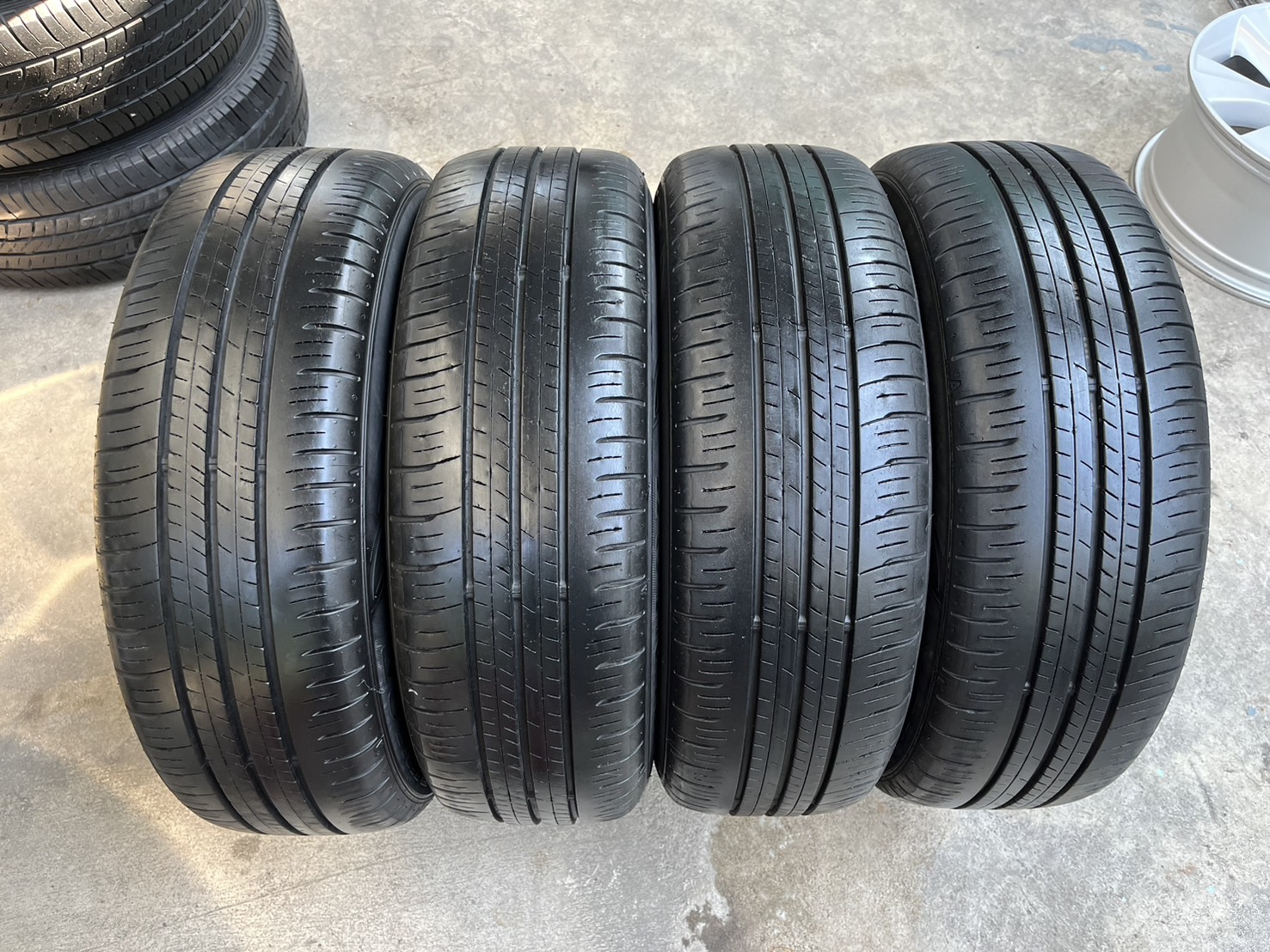 ✨ล้อแม็ก✨Toyota Yaris Ativ รุ่นใหม่ ขอบ 15 ดำหน้าเงา พร้อมยาง 185-60-15 Dunlop ปี 21