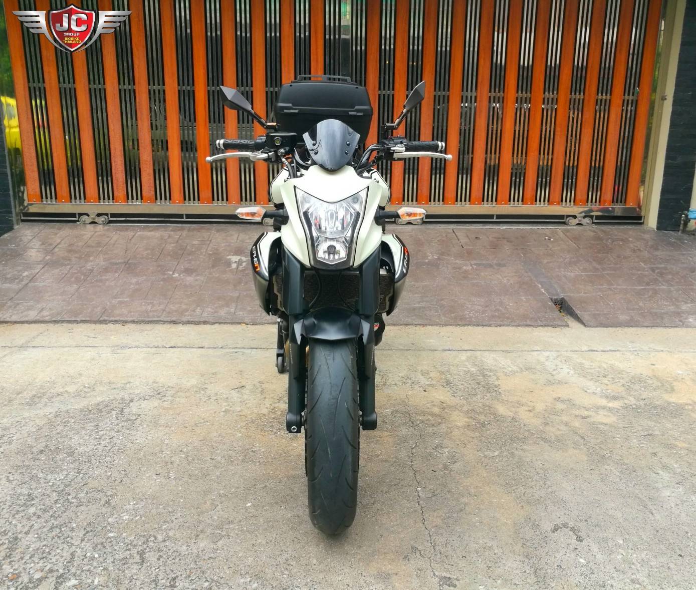 >>>ER6N<<</2017 รถสวยใสลายสุดท้ายวิ่งมาเหมื่นกว่าโลแท้