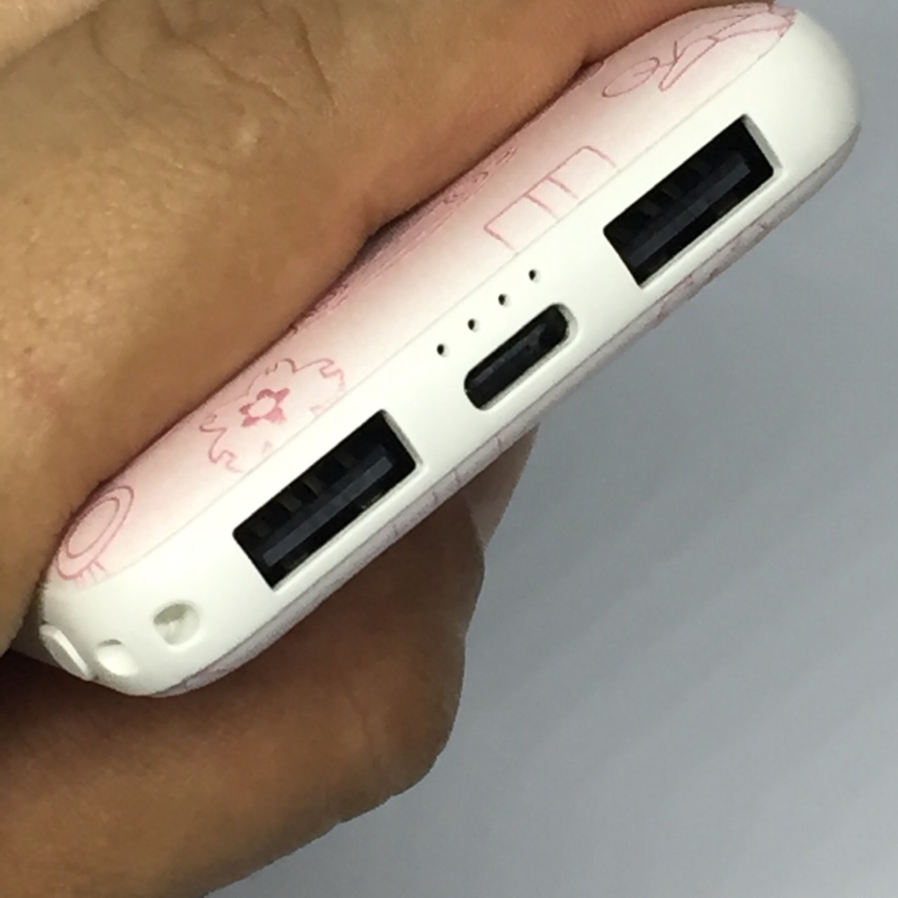 แบตสำรองลายการ์ตูนลายน่ารัก(Joy Room) ความจุ5000mAh (พร้อมสายห้อย)