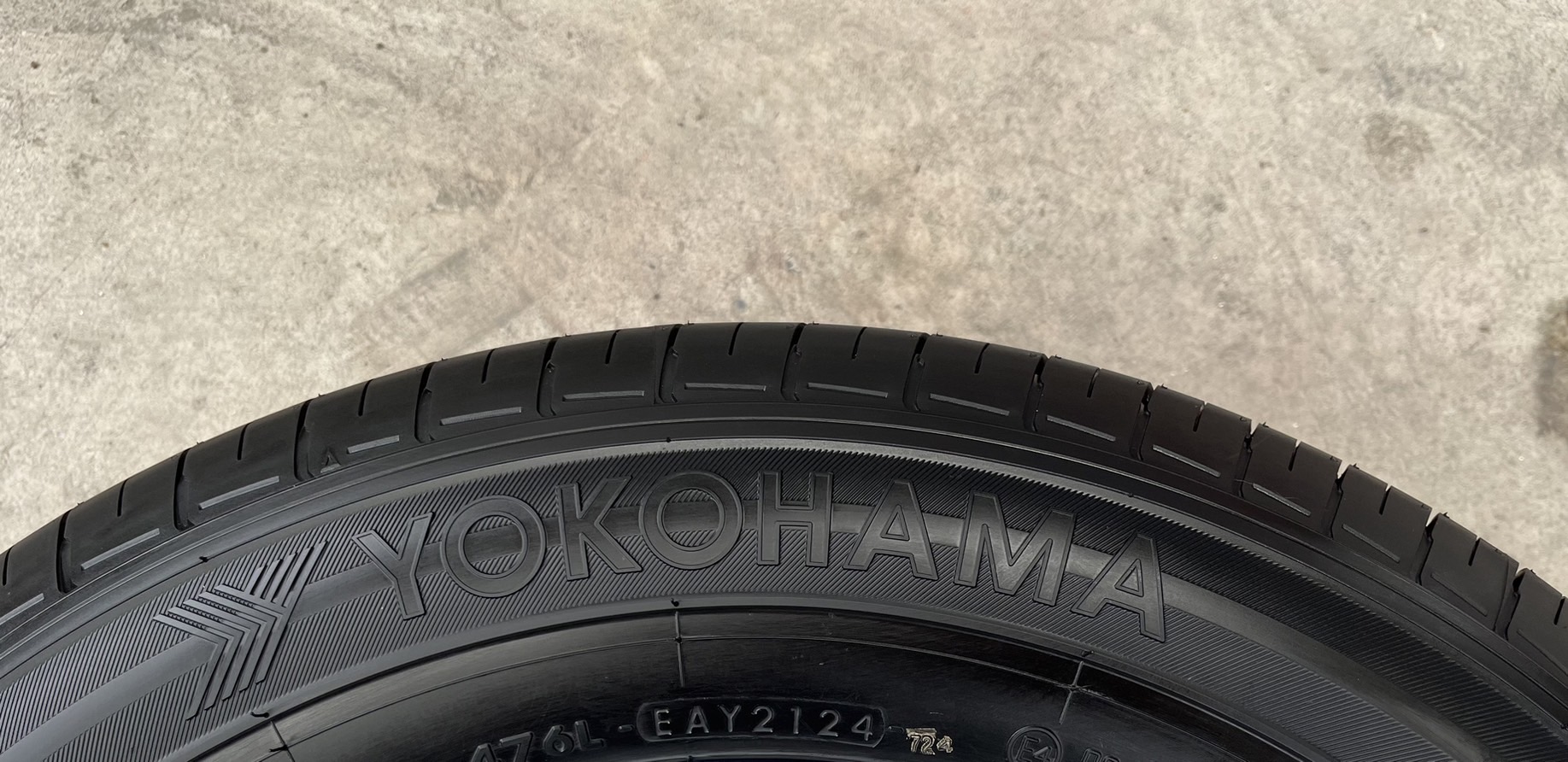 ♨️ปี 24♨️✨ยางป้ายแดง✨205-70-15 Yokohama🚘เหมาะสำหรับ รถกระบะตัวเตี้ย รถกระบะสายบรรทุก